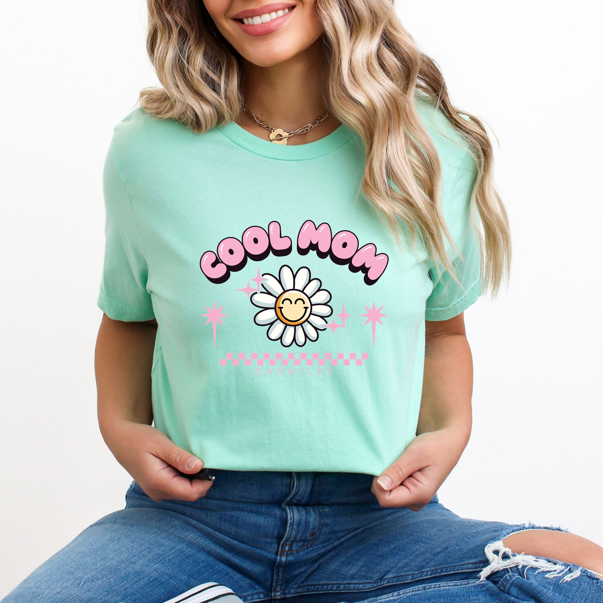 S.W.Smiley Cool Mom Flower - Womens Short Sleeve Tee