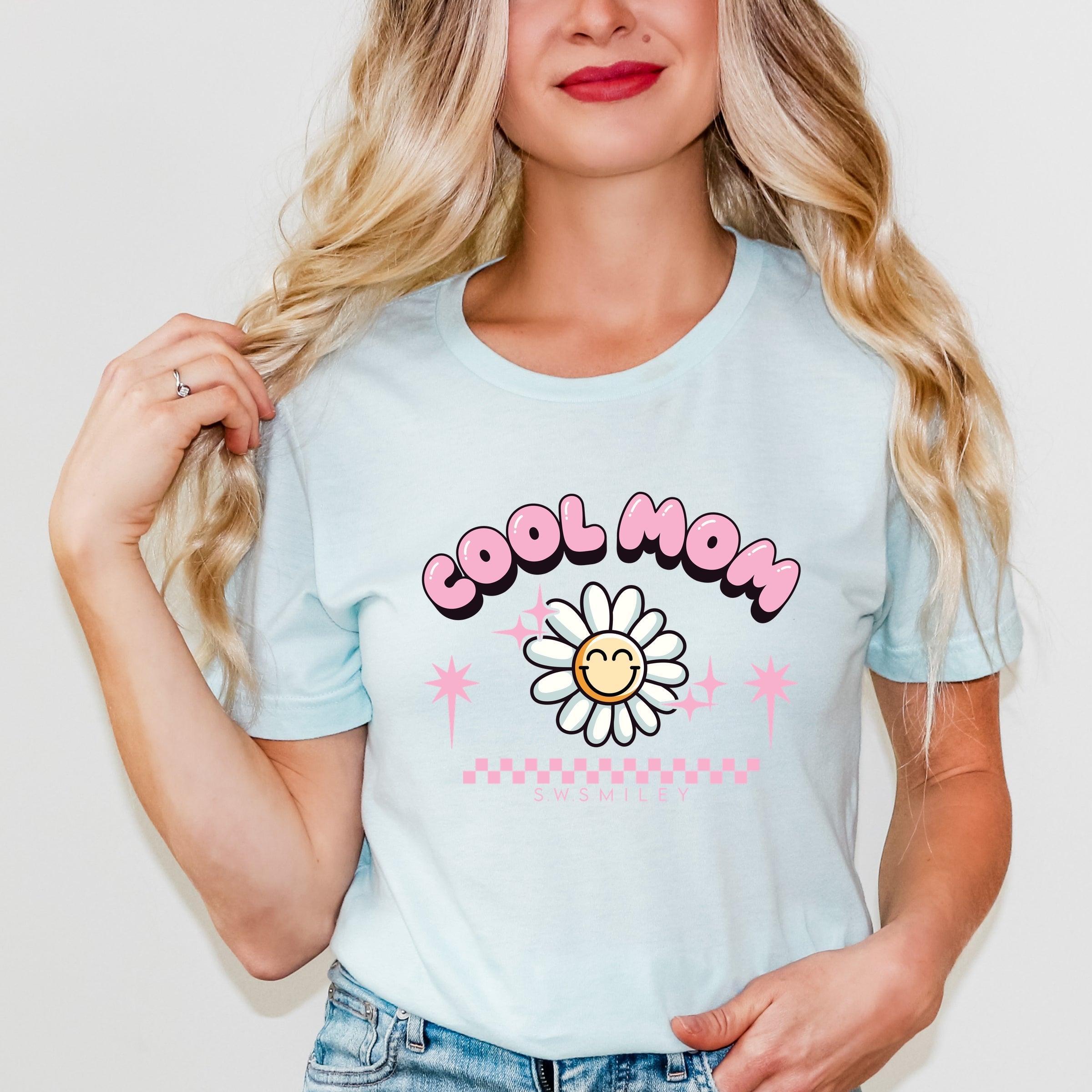 S.W.Smiley Cool Mom Flower - Womens Short Sleeve Tee