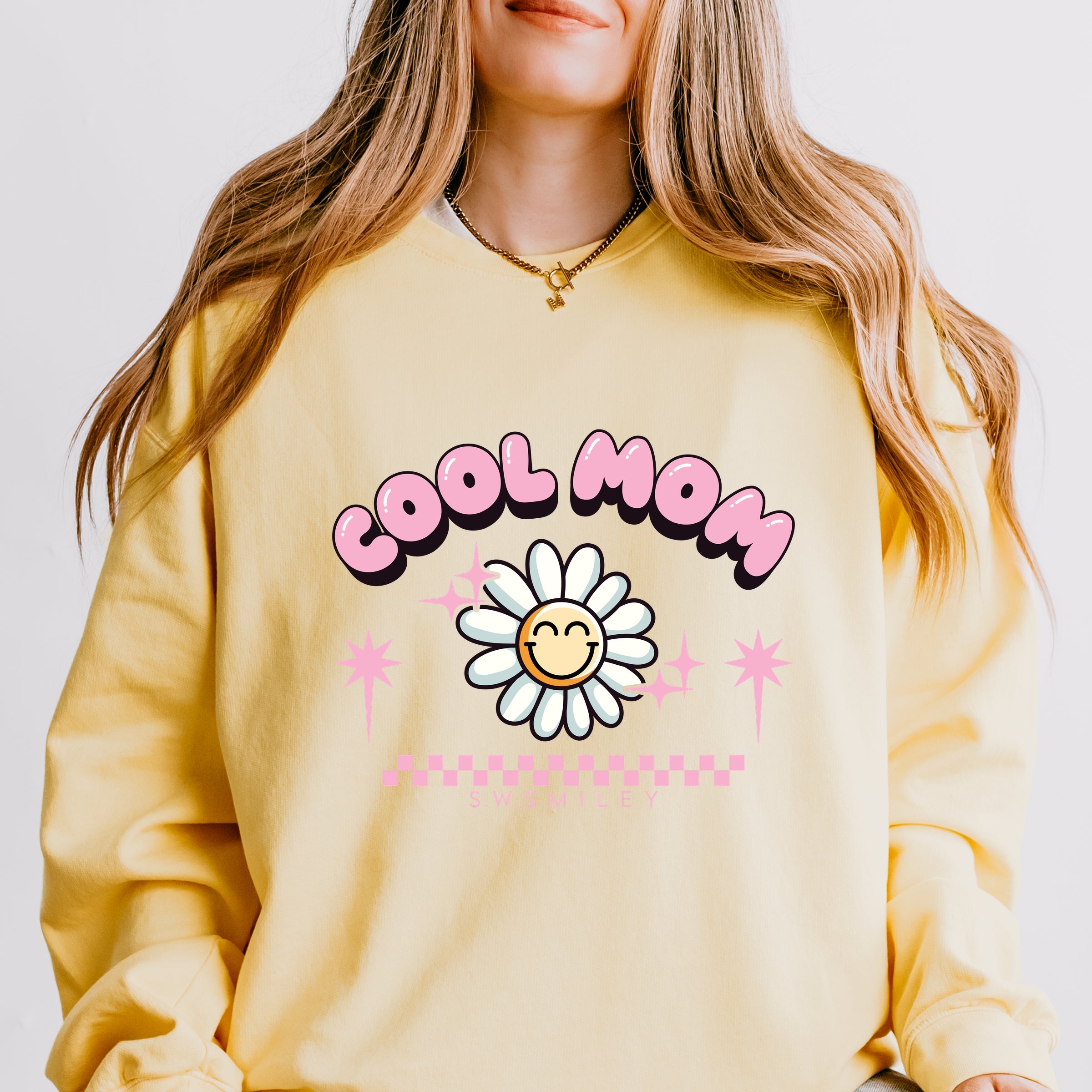 S.W.Smiley Cool Mom Flower - Womens Lightweight Garment Dyed Sweatshirt