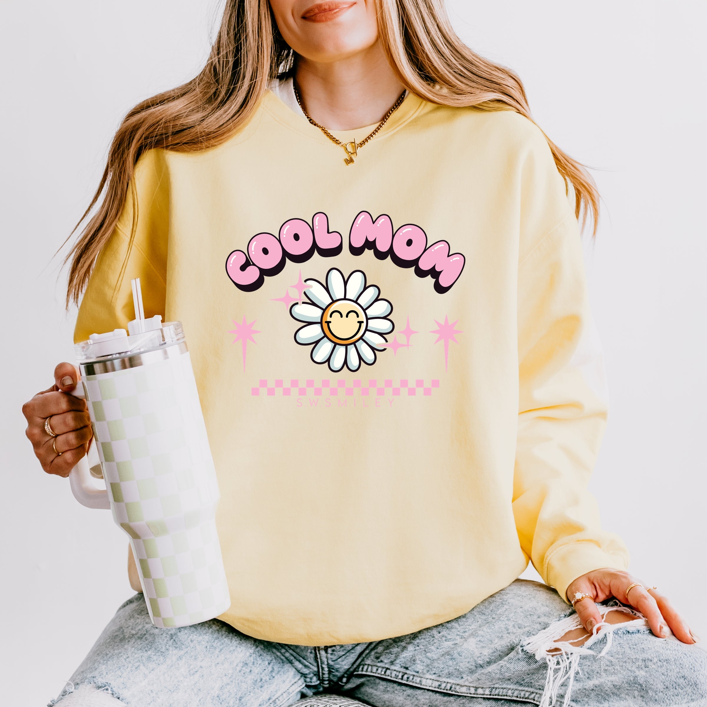 S.W.Smiley Cool Mom Flower - Womens Lightweight Garment Dyed Sweatshirt