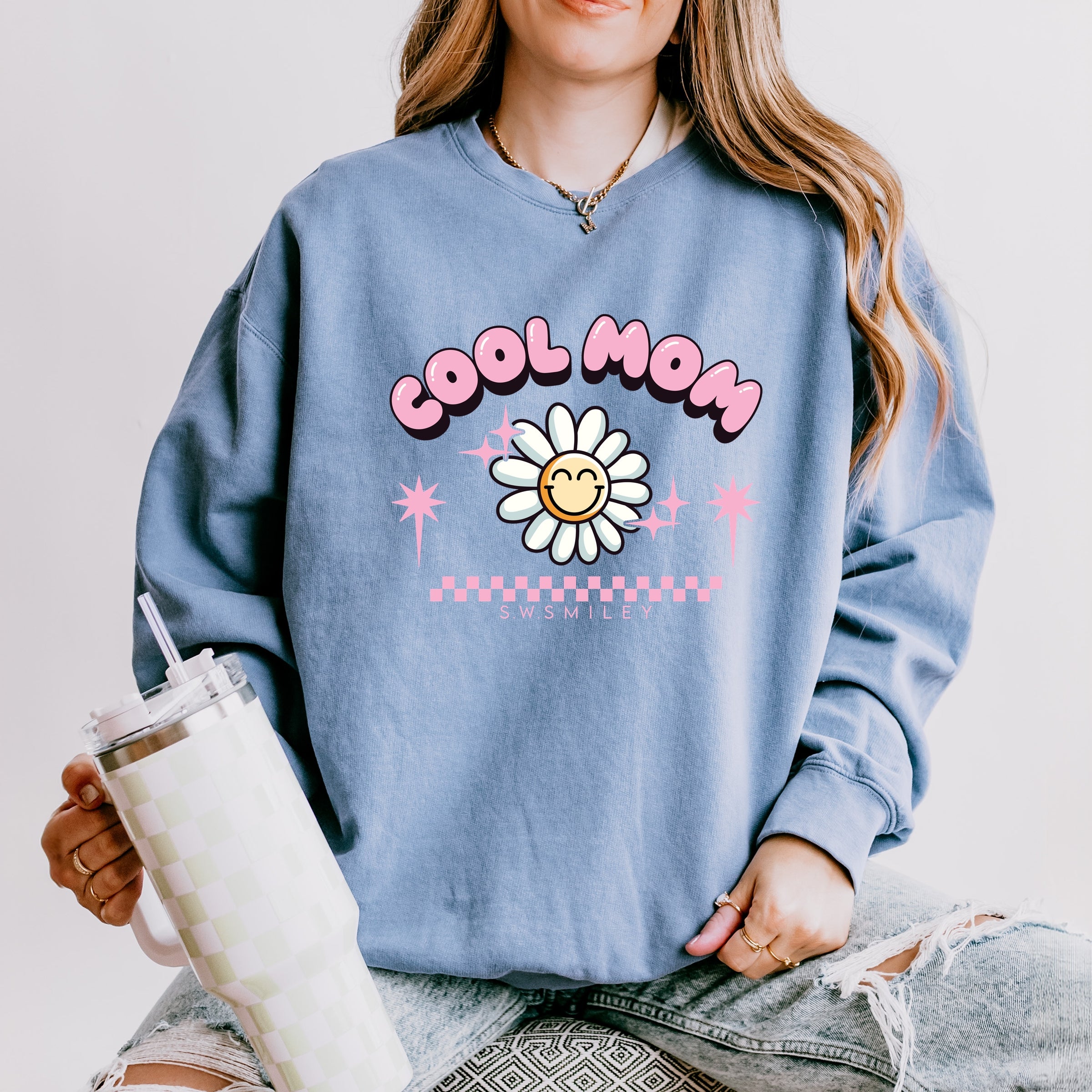 S.W.Smiley Cool Mom Flower - Womens Lightweight Garment Dyed Sweatshirt