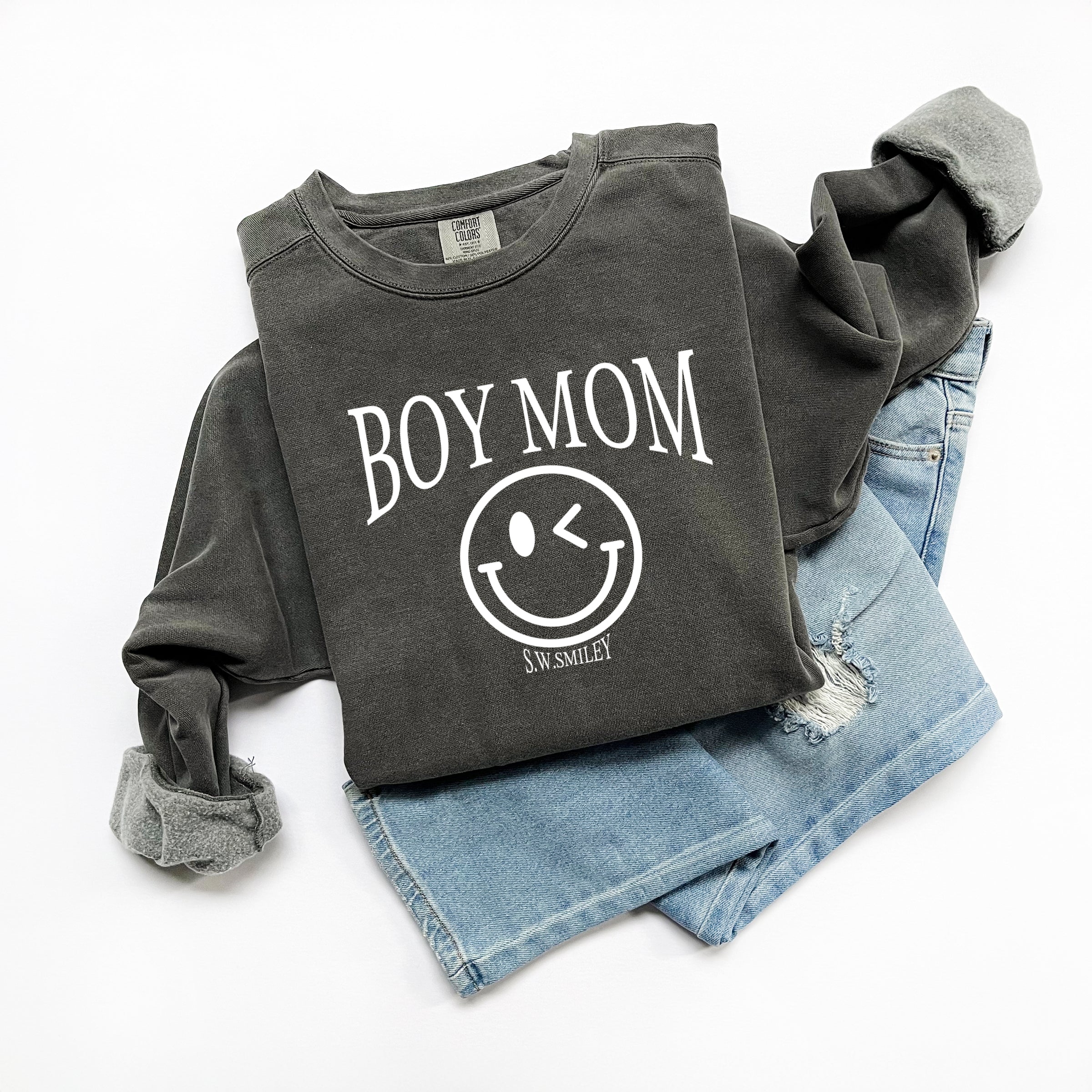 S.W.Smiley Boy Mom Outline - Women's Garment Dyed Graphic Sweatshirt
