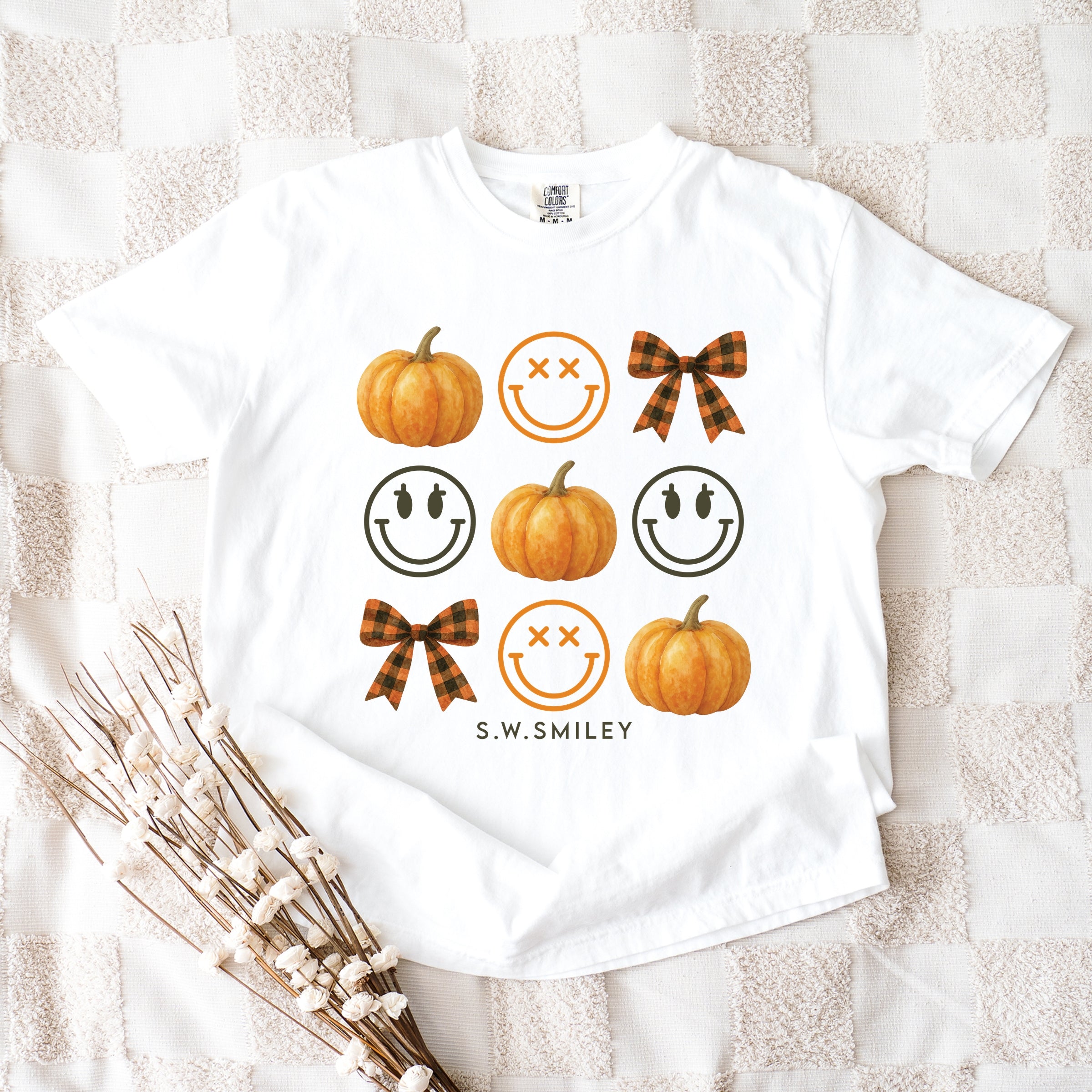 S.W.Smiley Pumpkin Coquette Chart - Women's Garment Dyed Graphic T-Shirt