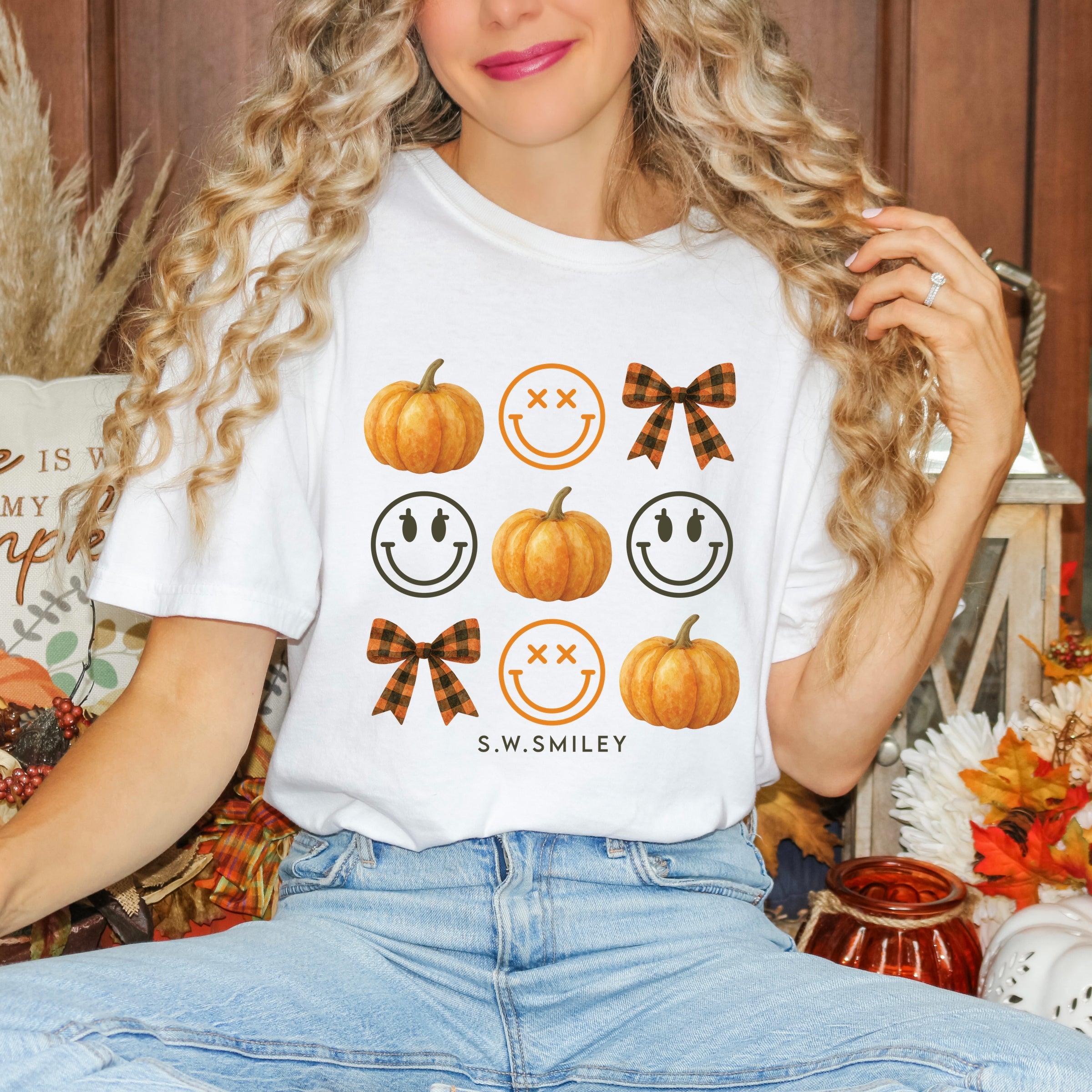 S.W.Smiley Pumpkin Coquette Chart - Women's Garment Dyed Graphic T-Shirt