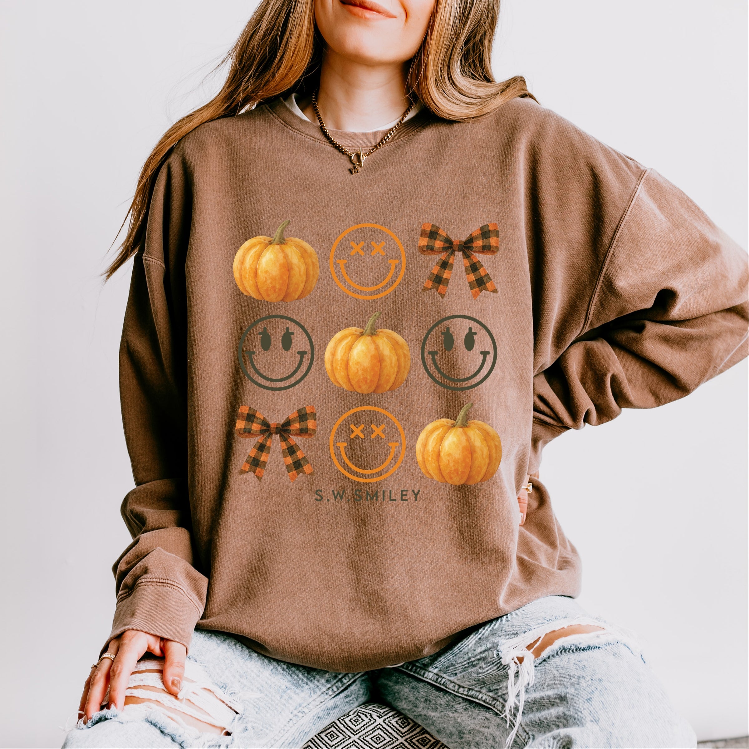 S.W.Smiley Pumpkin Coquette Chart - Women's Lightweight Garment Dyed Sweatshirt