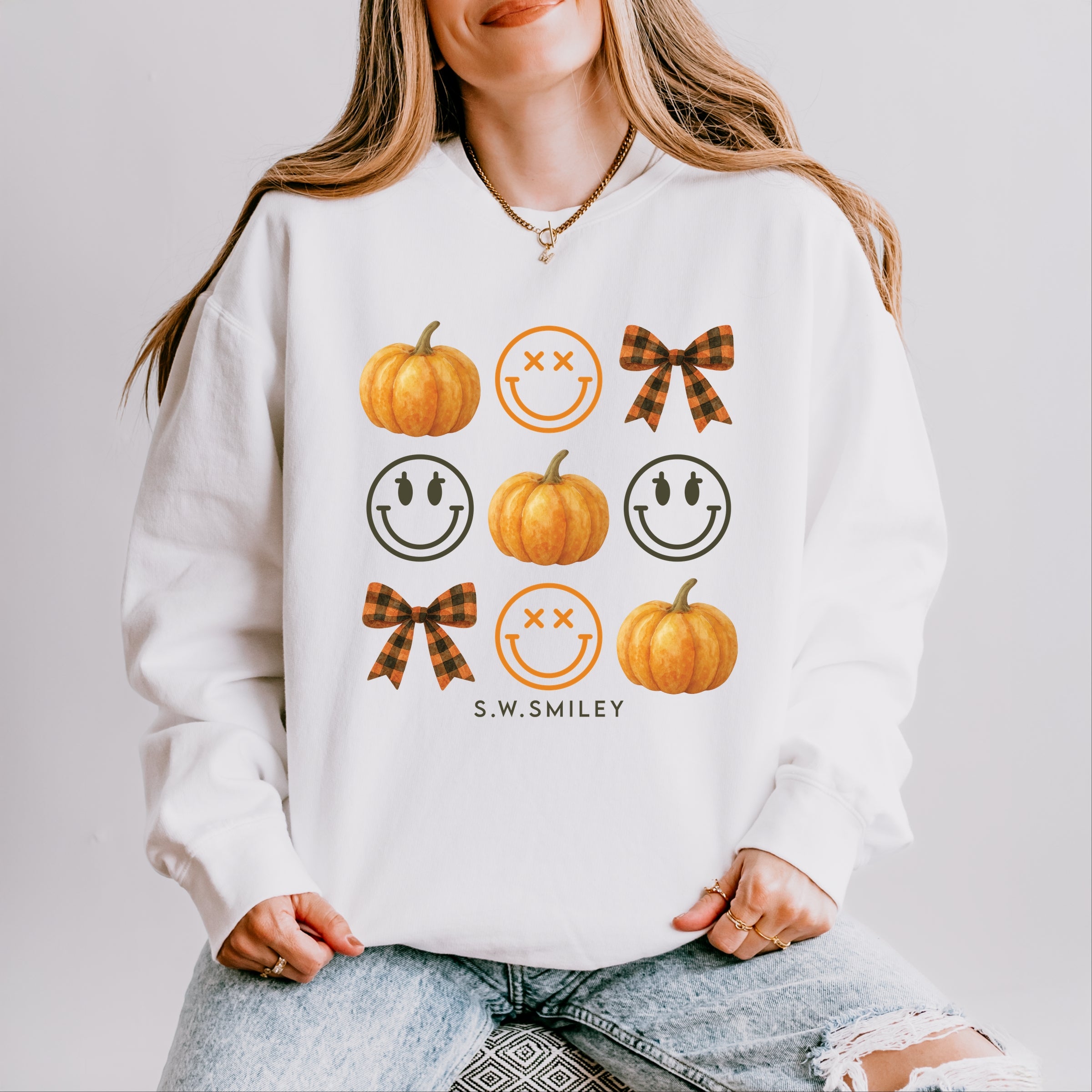 S.W.Smiley Pumpkin Coquette Chart - Women's Lightweight Garment Dyed Sweatshirt