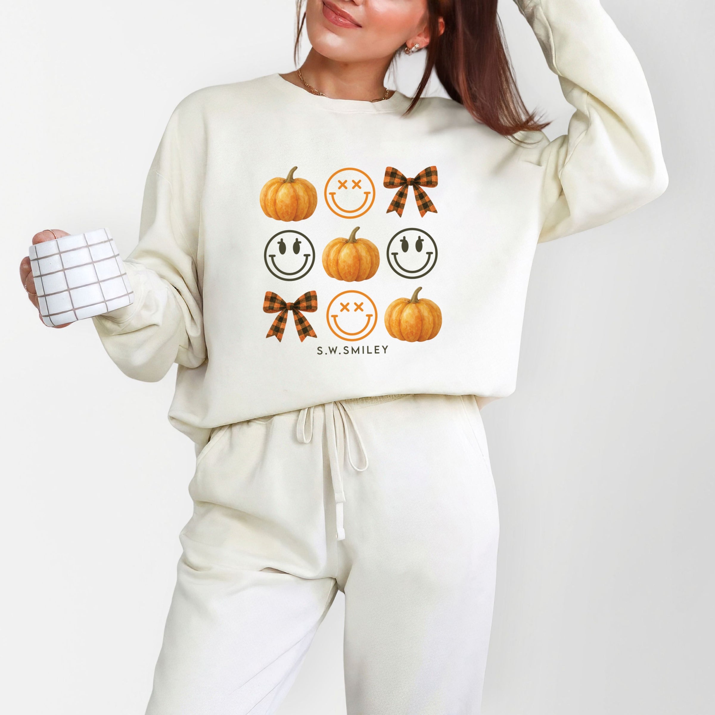 S.W.Smiley Pumpkin Coquette Chart - Women's Lightweight Garment Dyed Sweatshirt