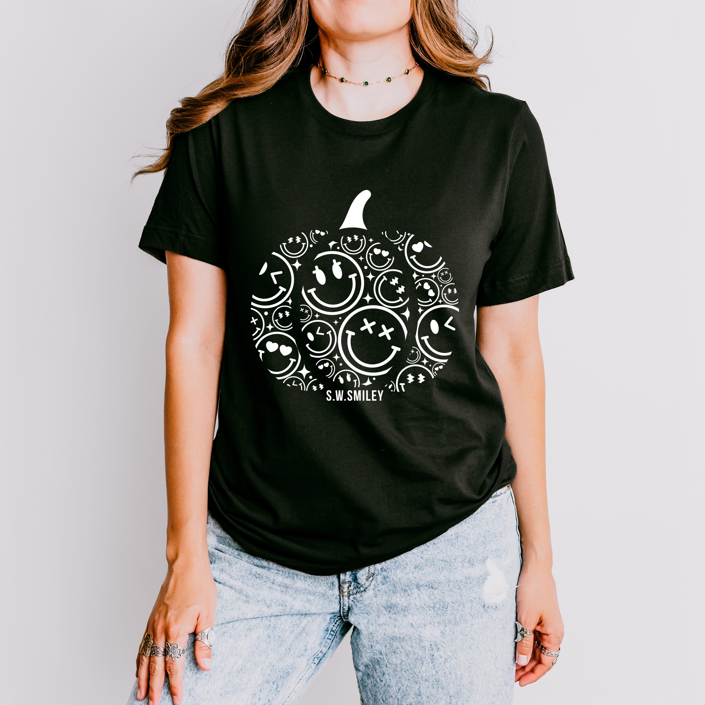 S.W.Smiley Pumpkin Outline - Short Sleeve Tee