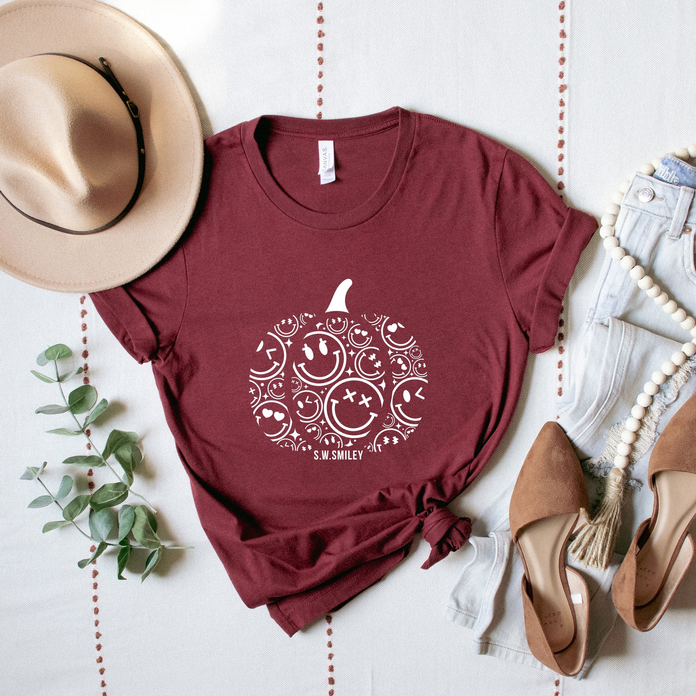 S.W.Smiley Pumpkin Outline - Short Sleeve Tee