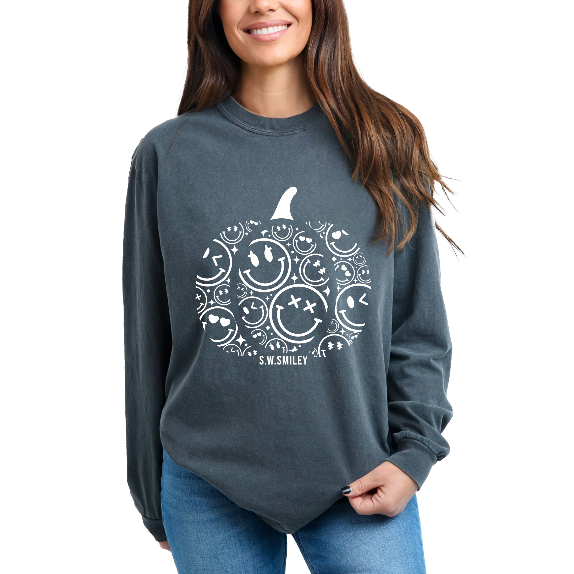 S.W.Smiley Pumpkin Outline - Garment Dyed Long Sleeve