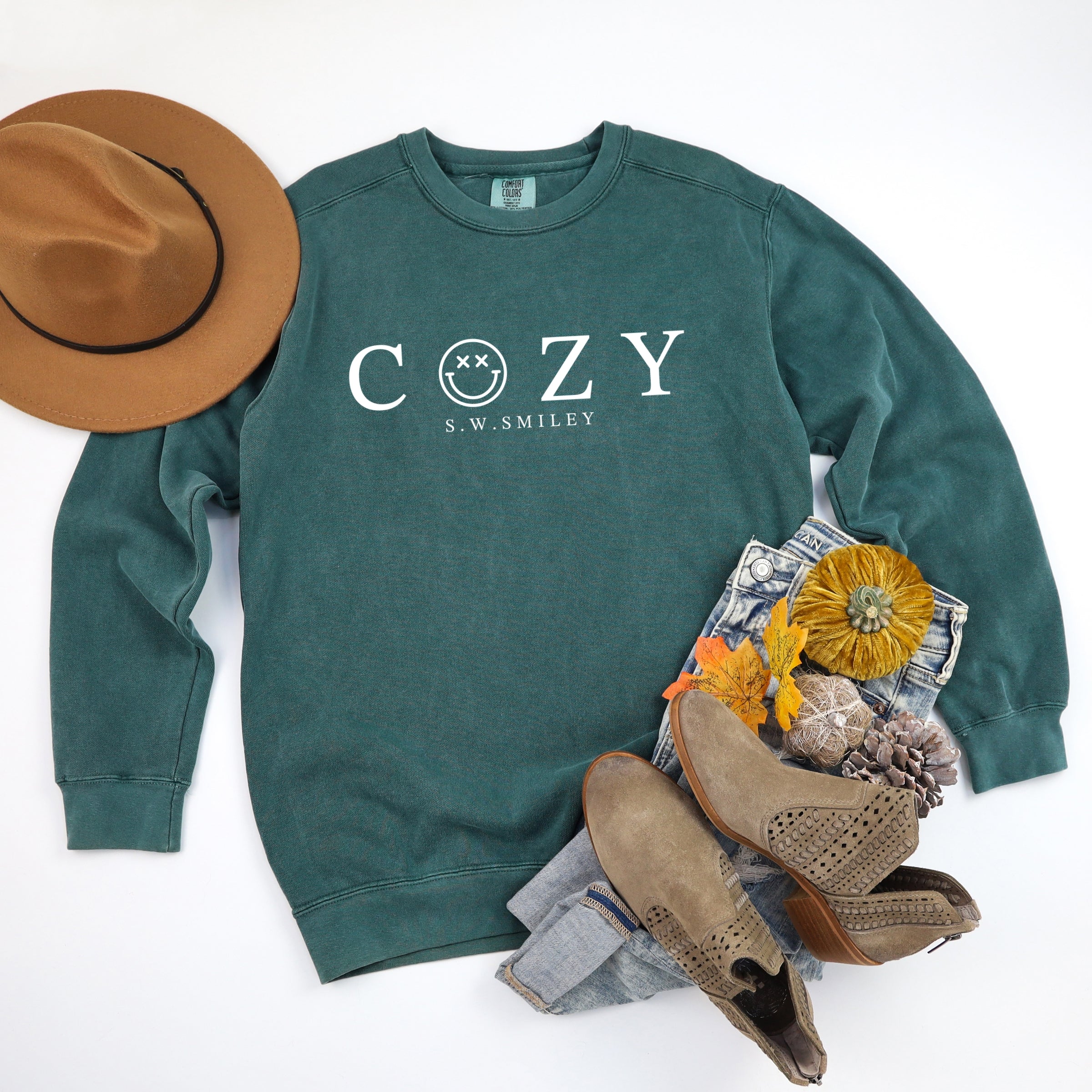 S.W.Smiley Cozy Outline - Women's Garment Dyed Graphic Sweatshirt