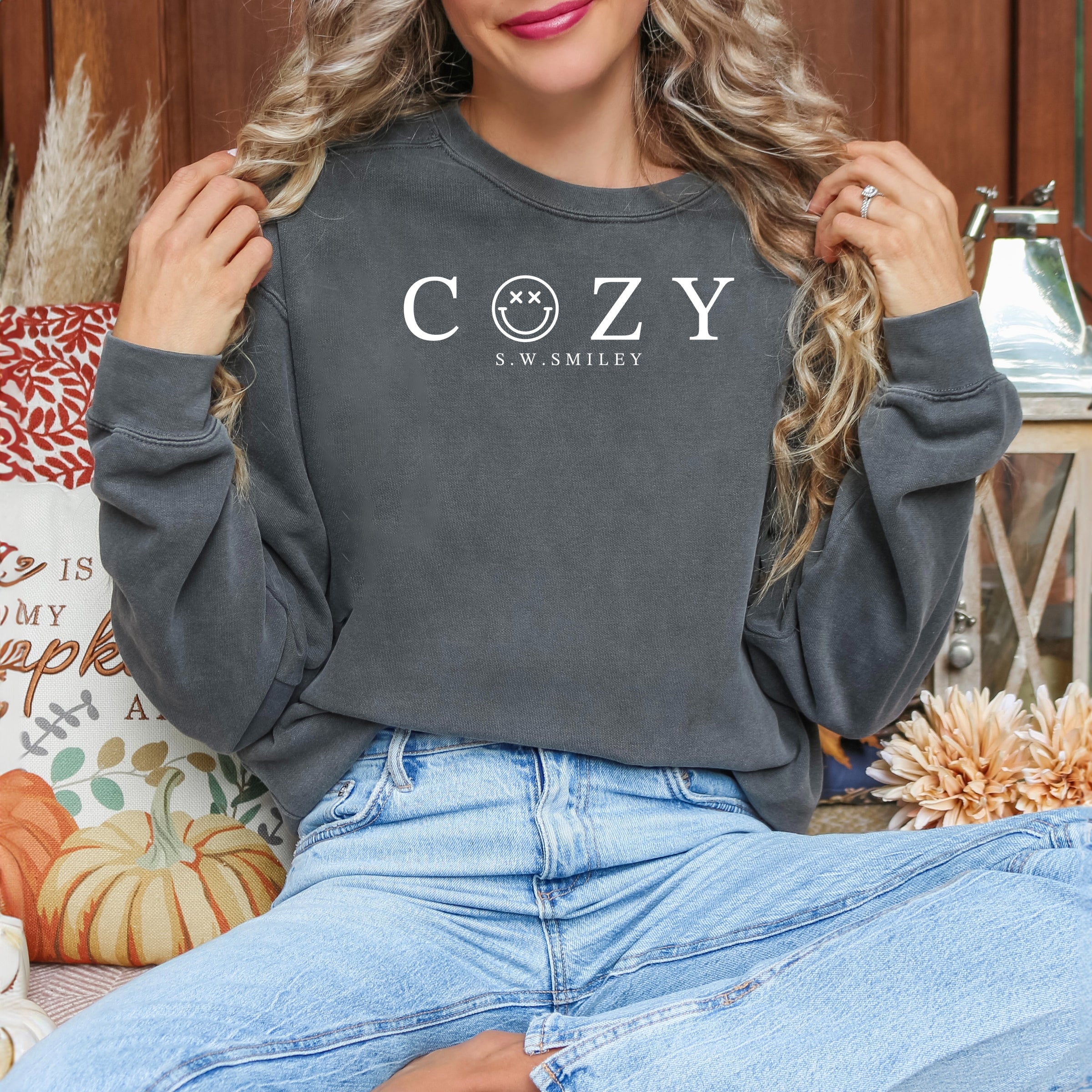 S.W.Smiley Cozy Outline - Women's Garment Dyed Graphic Sweatshirt