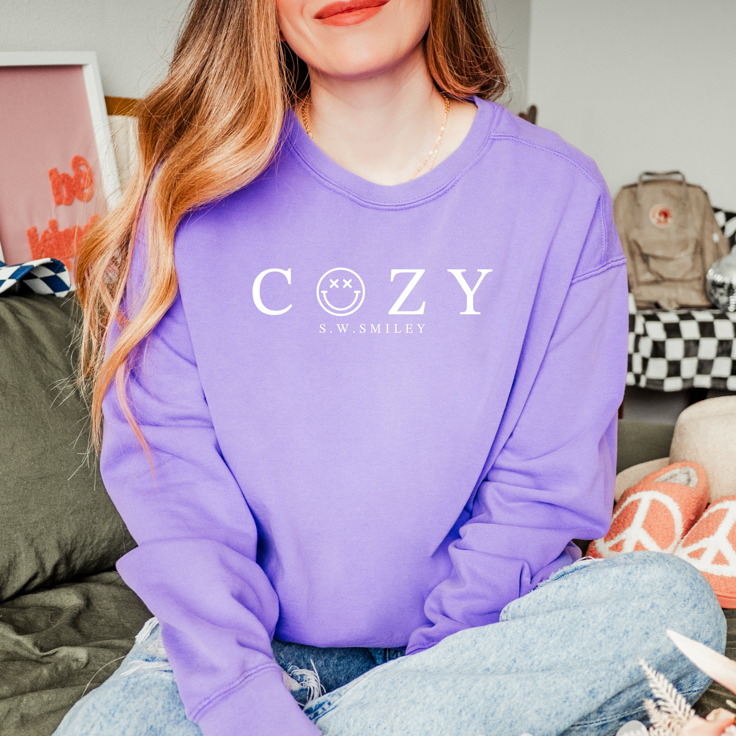 S.W.Smiley Cozy Outline - Women's Garment Dyed Graphic Sweatshirt