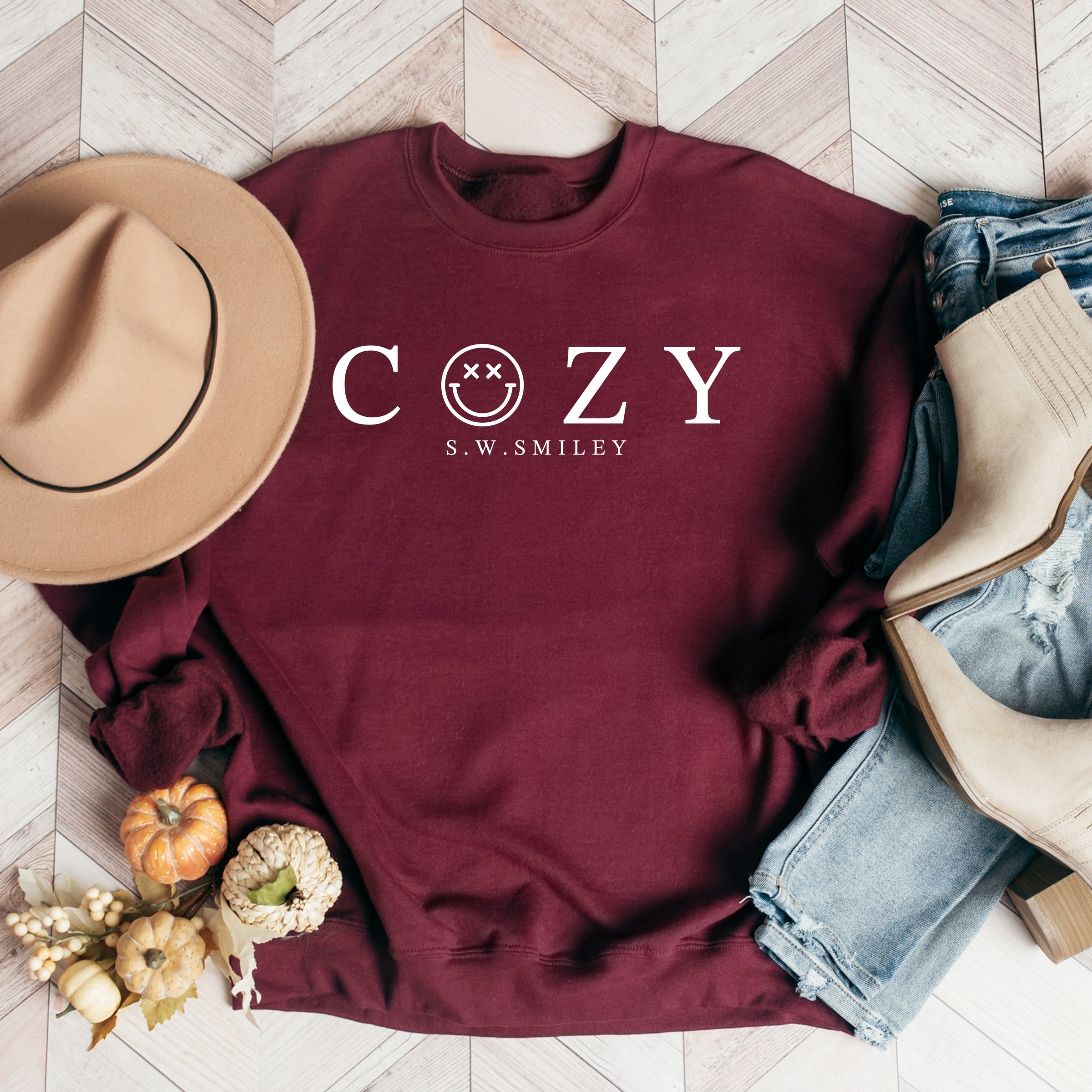 S.W.Smiley Cozy Outline - Women's Graphic Sweatshirt