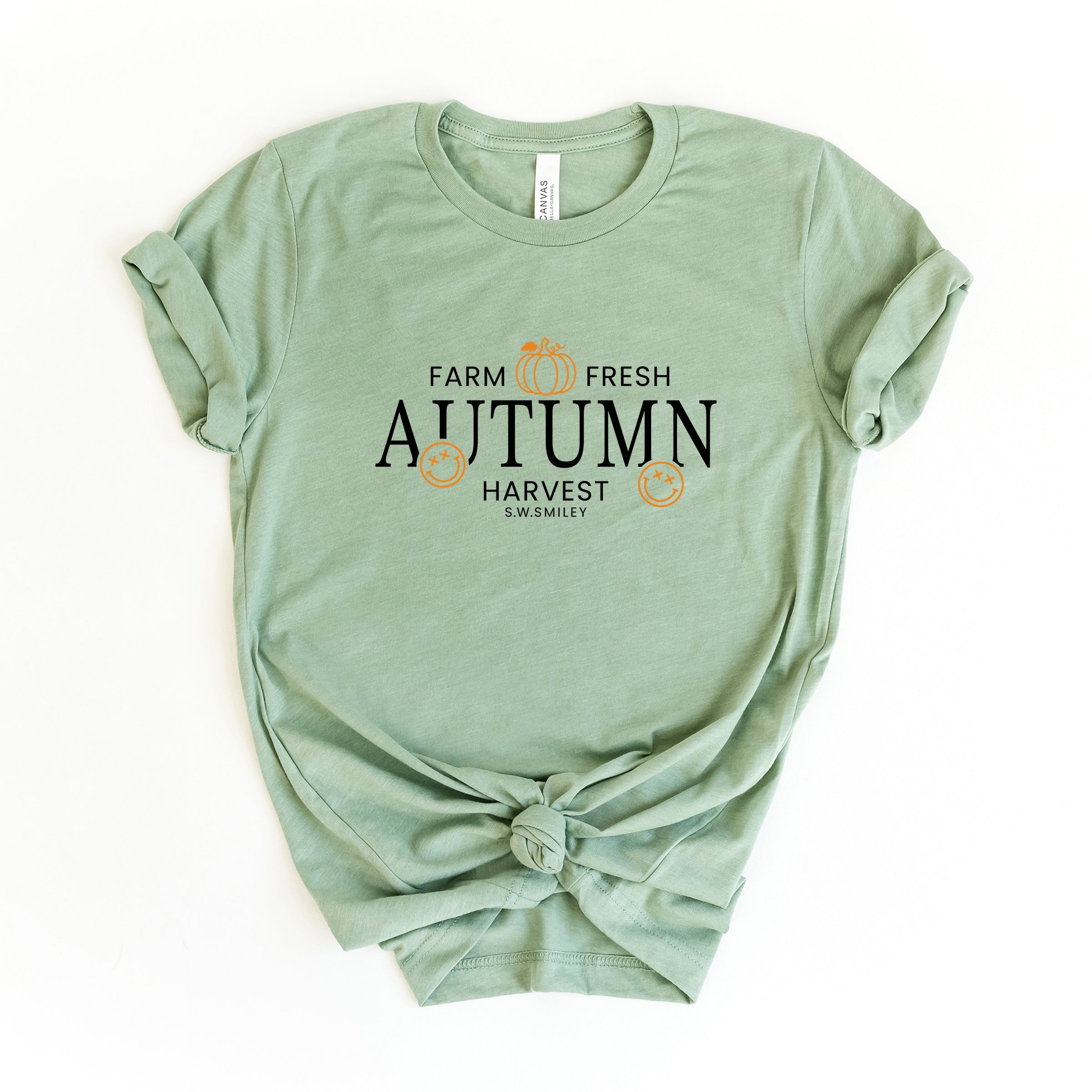 S.W.Smiley Farm Fresh Autumn Harvest - Women's Short Sleeve Graphic T-Shirt