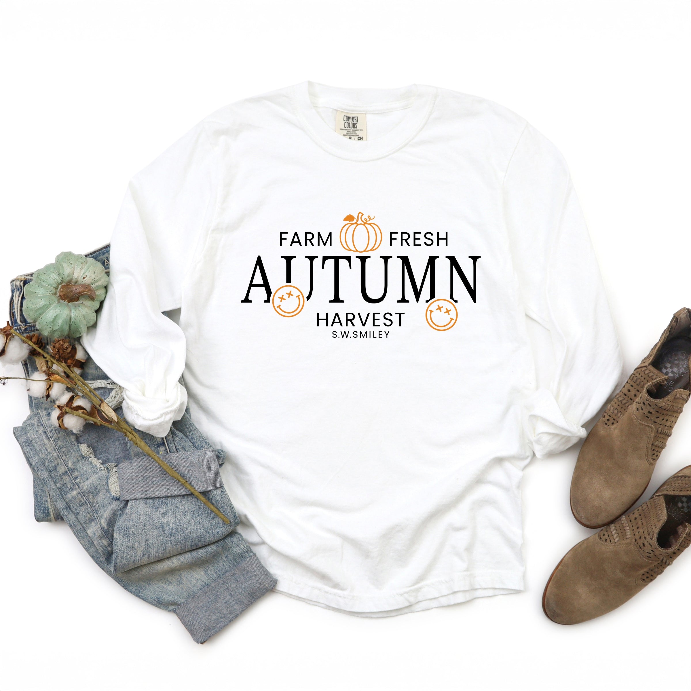 S.W.Smiley Farm Fresh Autumn Harvest - Women's Garment Dyed Long Sleeve Graphic T-Shirt