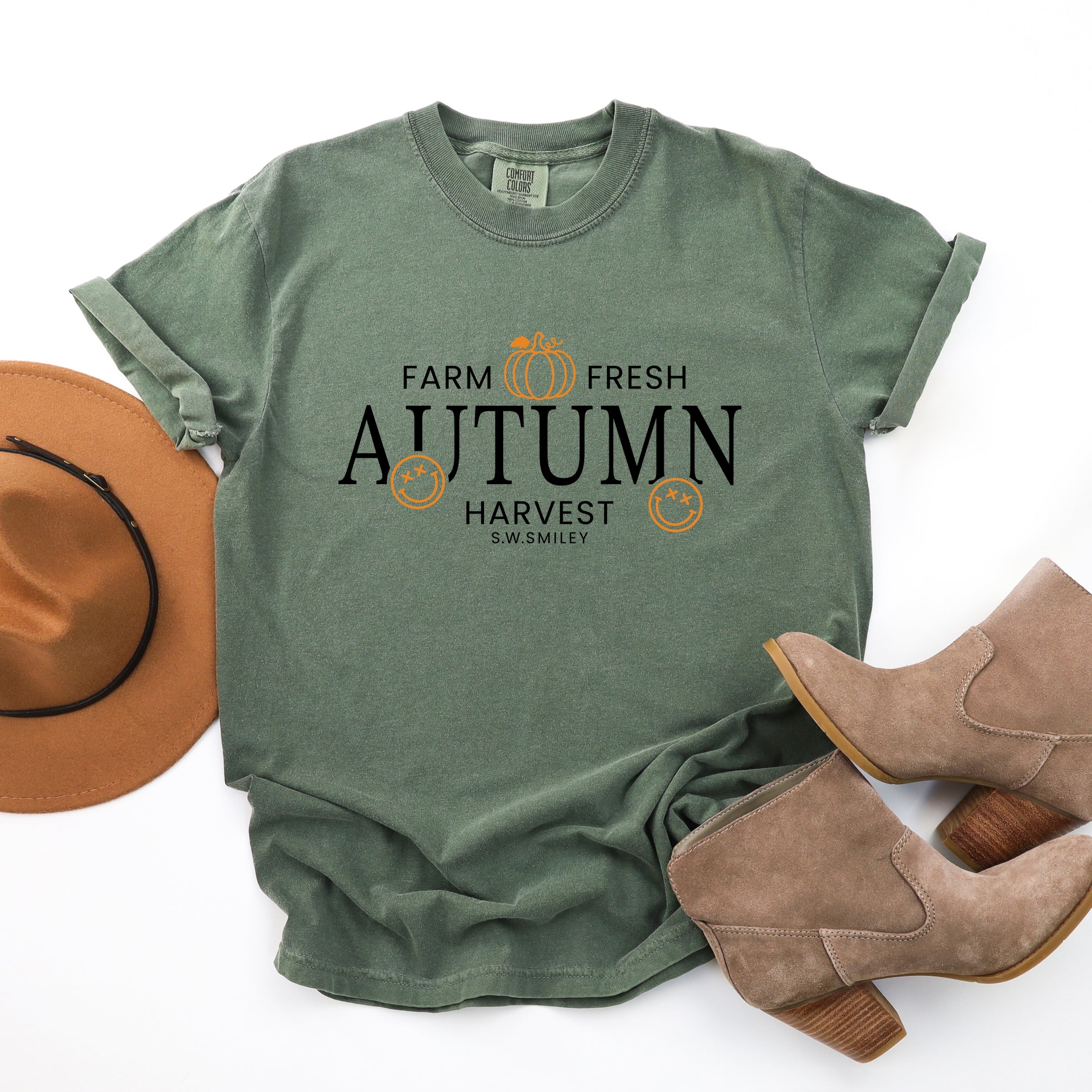 S.W.Smiley Farm Fresh Autumn Harvest - Women's Garment Dyed Graphic T-Shirt