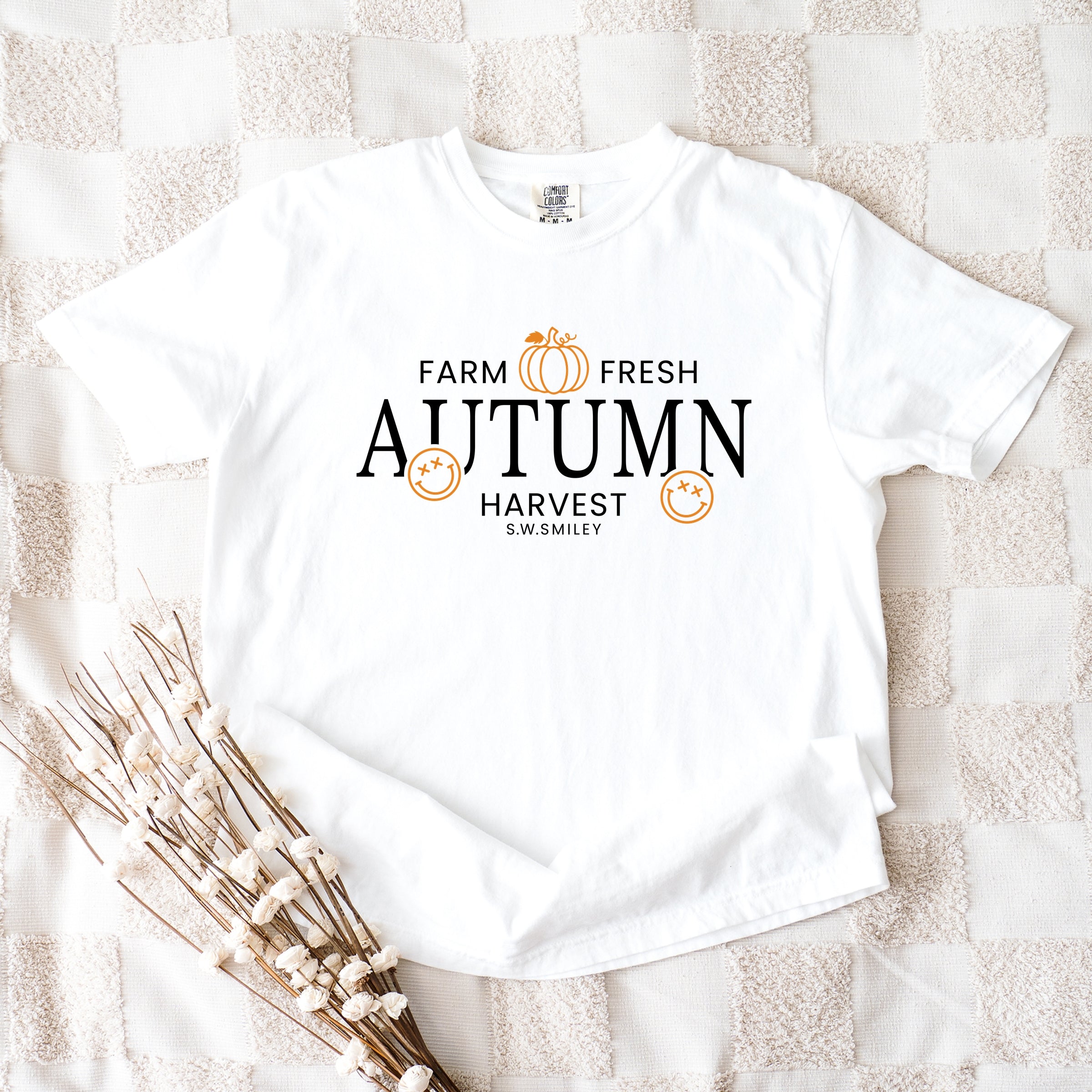 S.W.Smiley Farm Fresh Autumn Harvest - Women's Garment Dyed Graphic T-Shirt