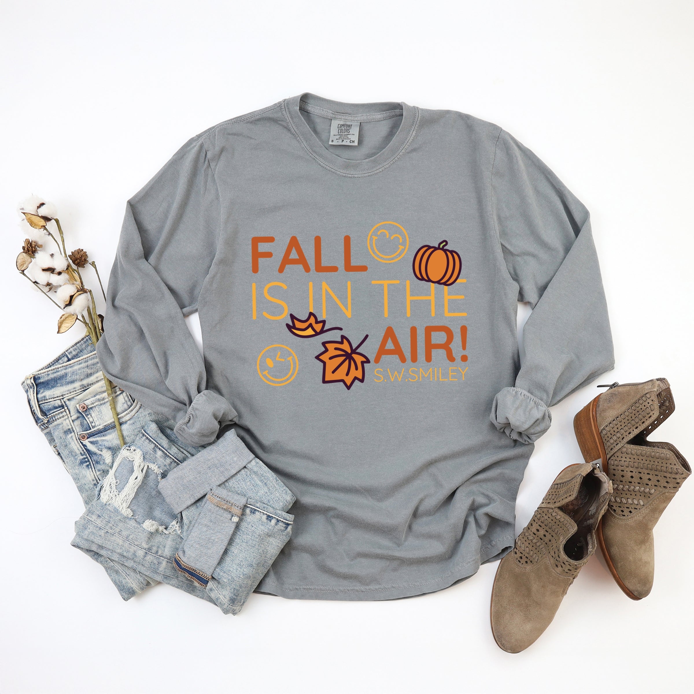 S.W.Smiley Fall Is In The Air - Women's Garment Dyed Long Sleeve Graphic T-Shirt