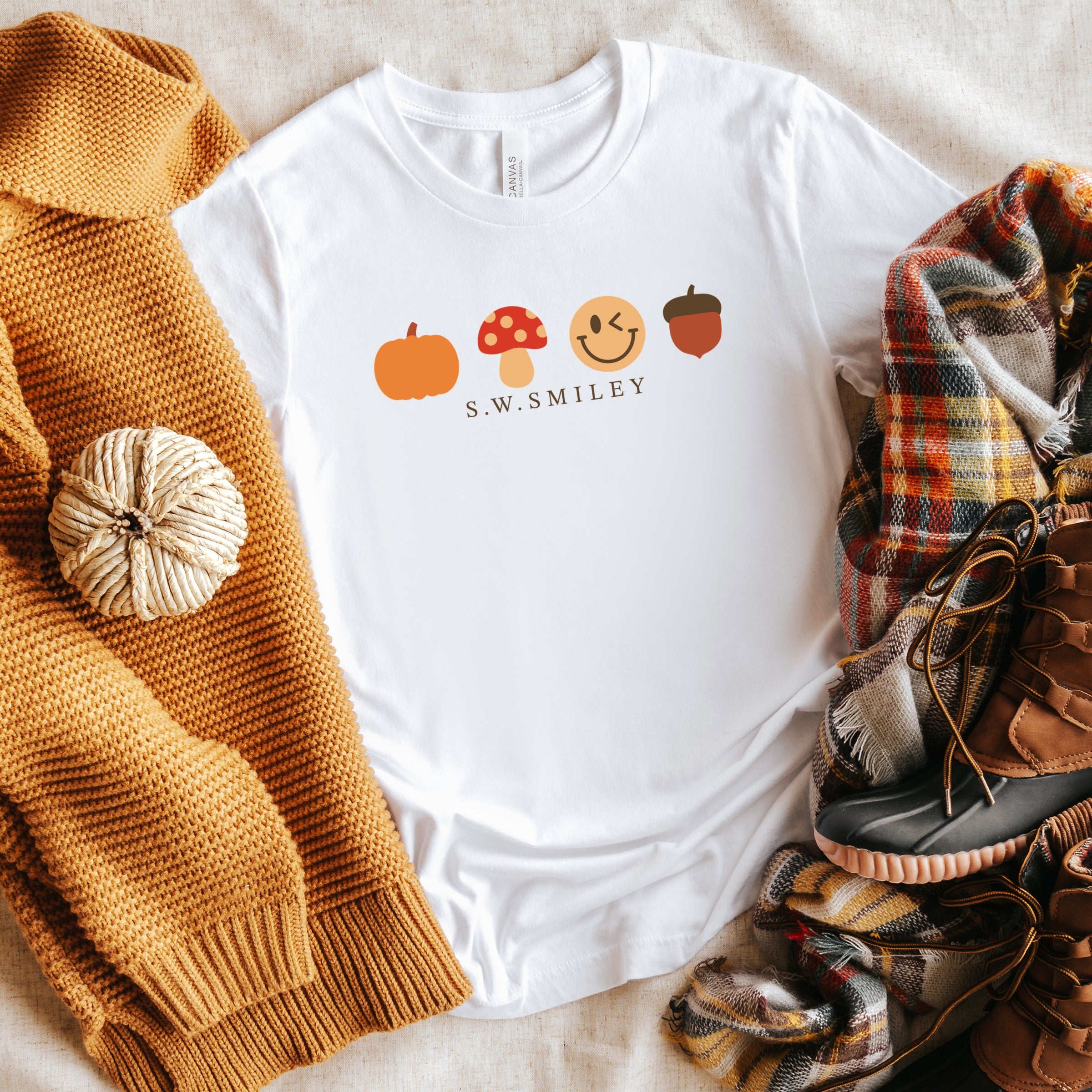 S.W.Smiley Fall Icons - Women's Short Sleeve Graphic T-Shirt