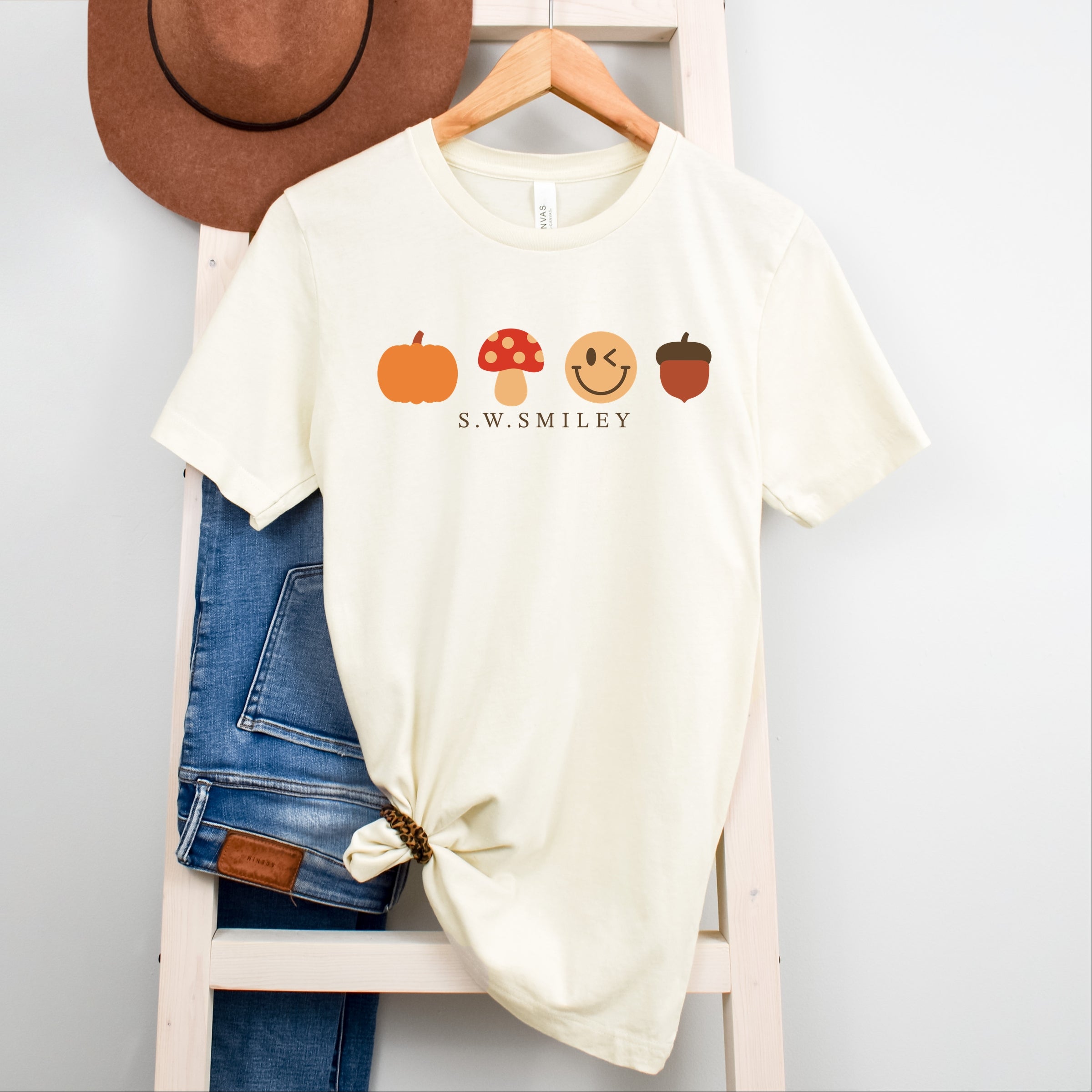 S.W.Smiley Fall Icons - Women's Short Sleeve Graphic T-Shirt