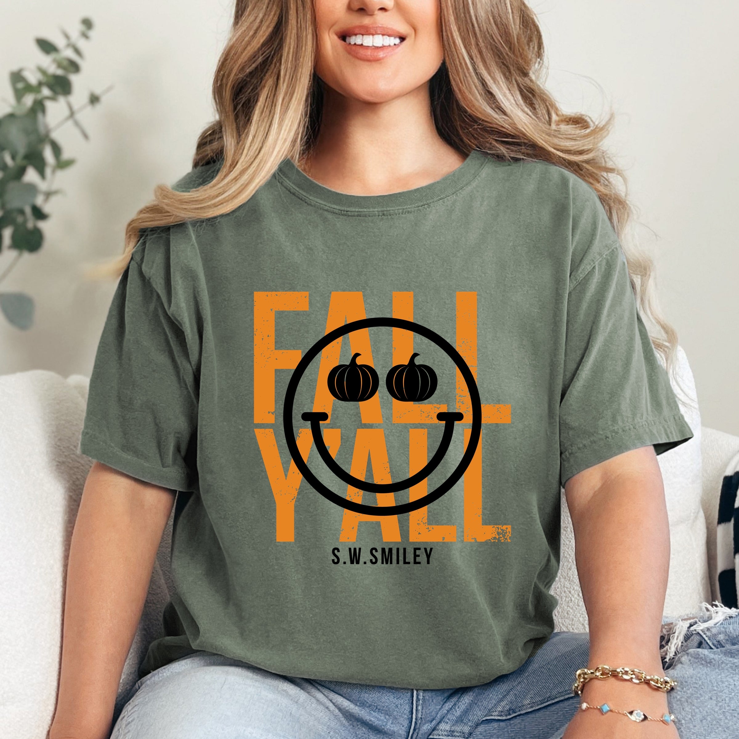 S.W.Smiley Fall Y'all - Women's Garment Dyed Graphic T-Shirt