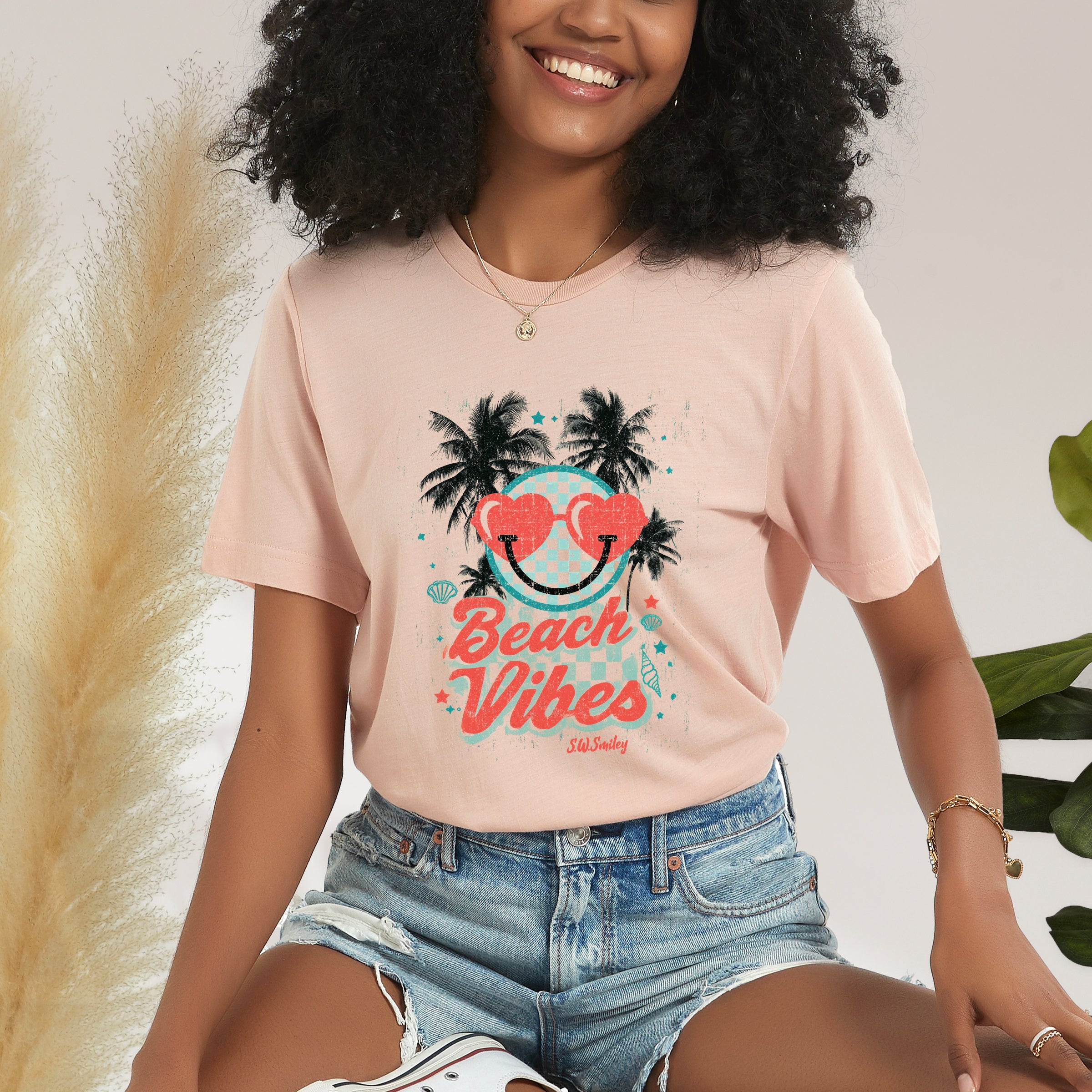 S.W.Smiley Beach Vibes - Women's Short Sleeve Tee