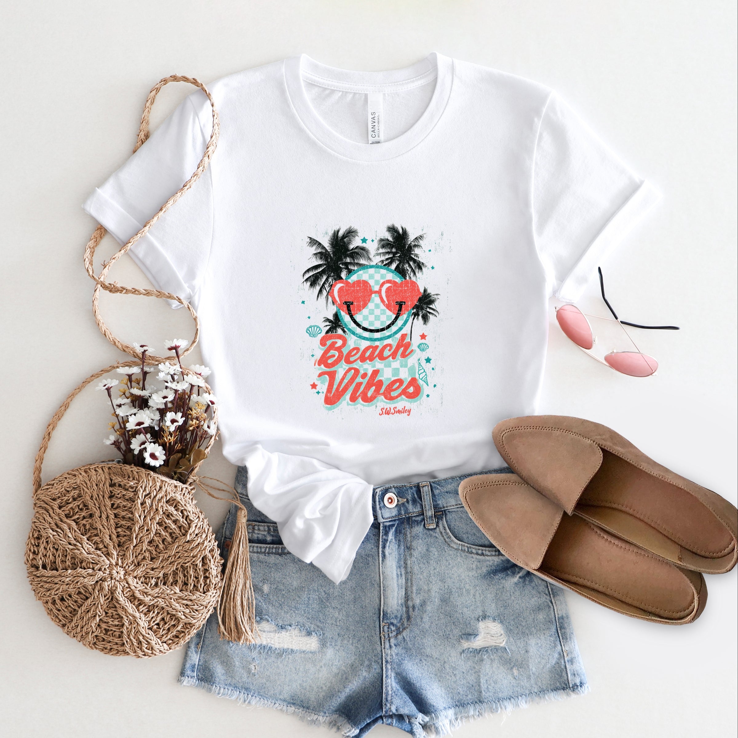 S.W.Smiley Beach Vibes - Women's Short Sleeve Tee