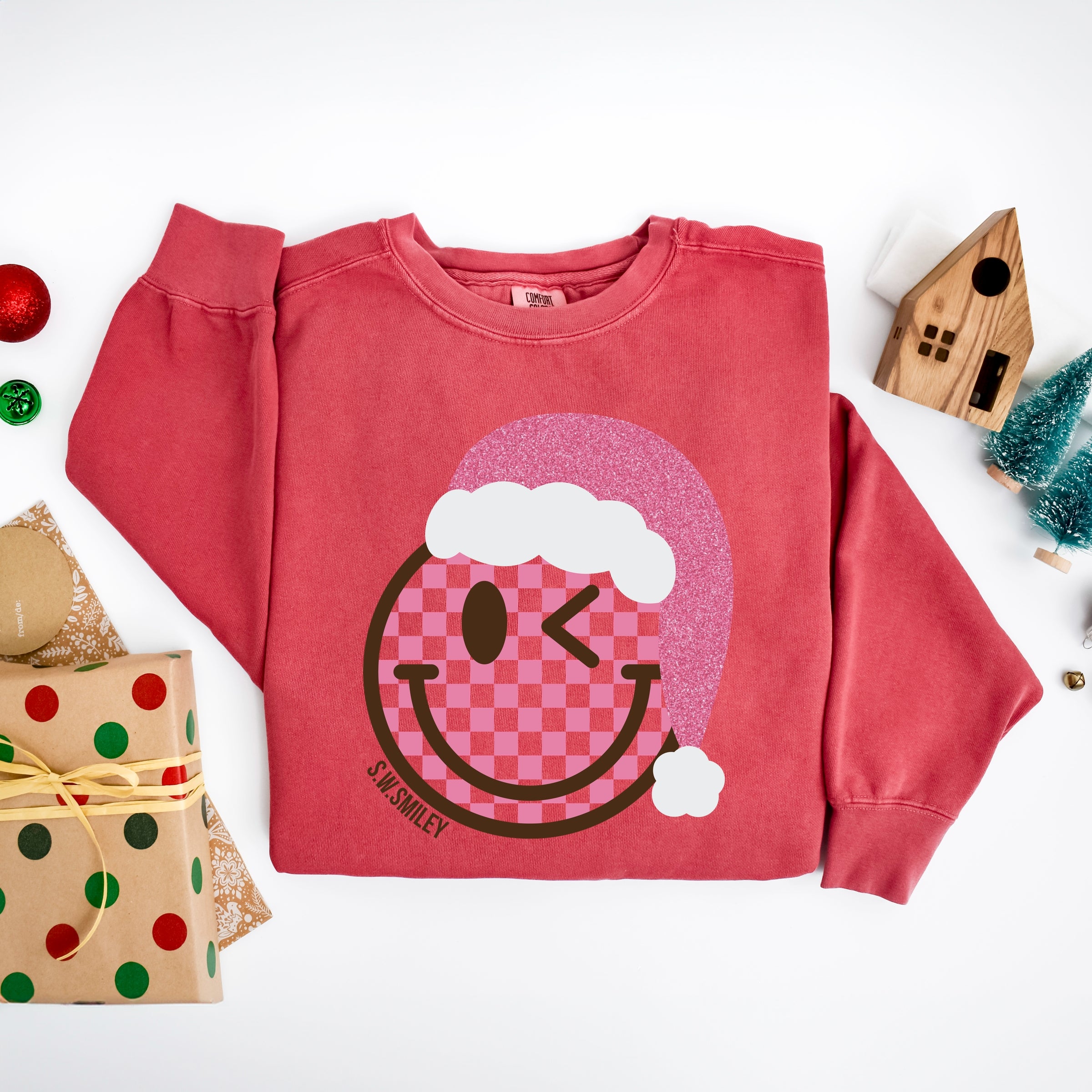 S.W.Smiley Glitter Santa Hat - Women's Garment Dyed Graphic Sweatshirt