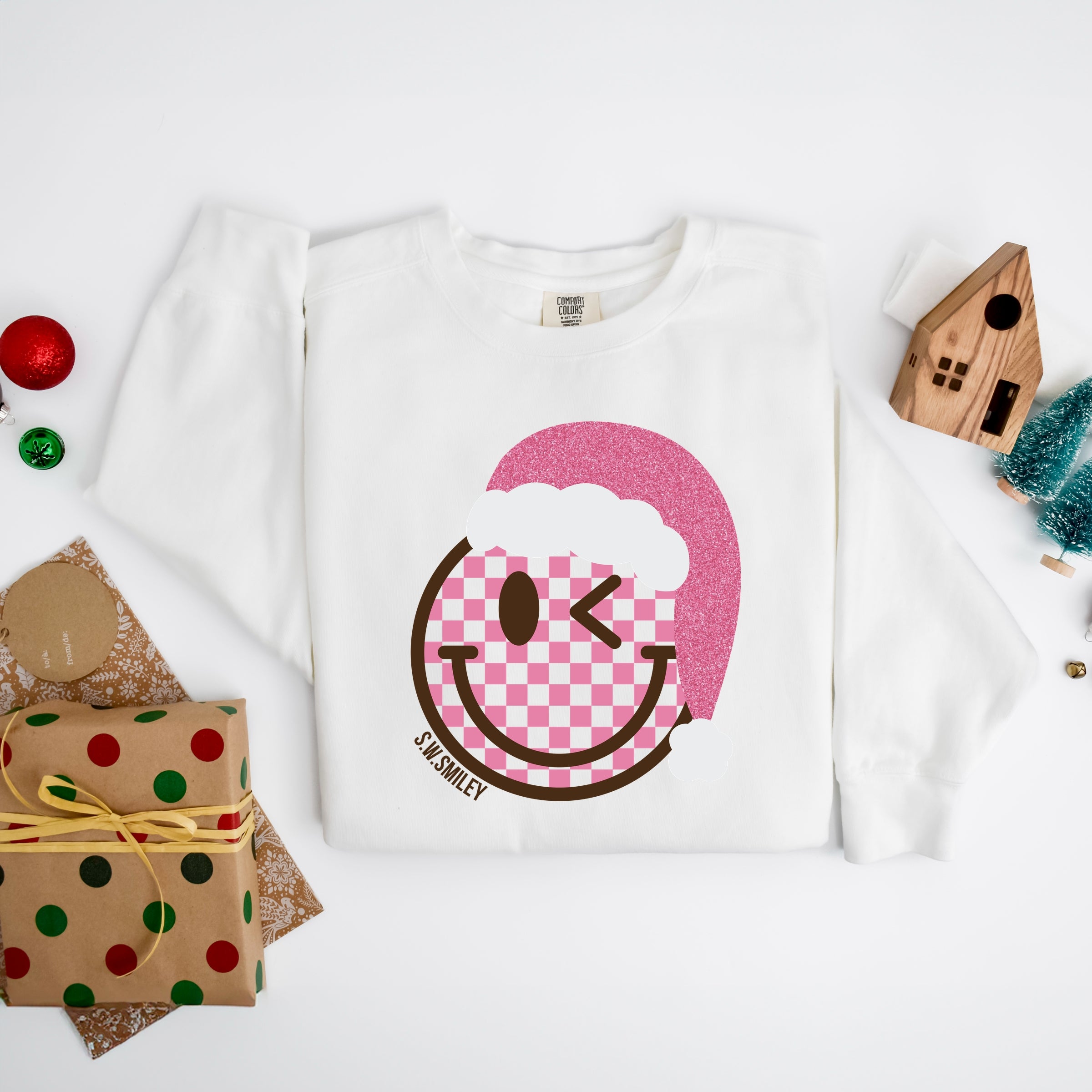 S.W.Smiley Glitter Santa Hat - Women's Garment Dyed Graphic Sweatshirt