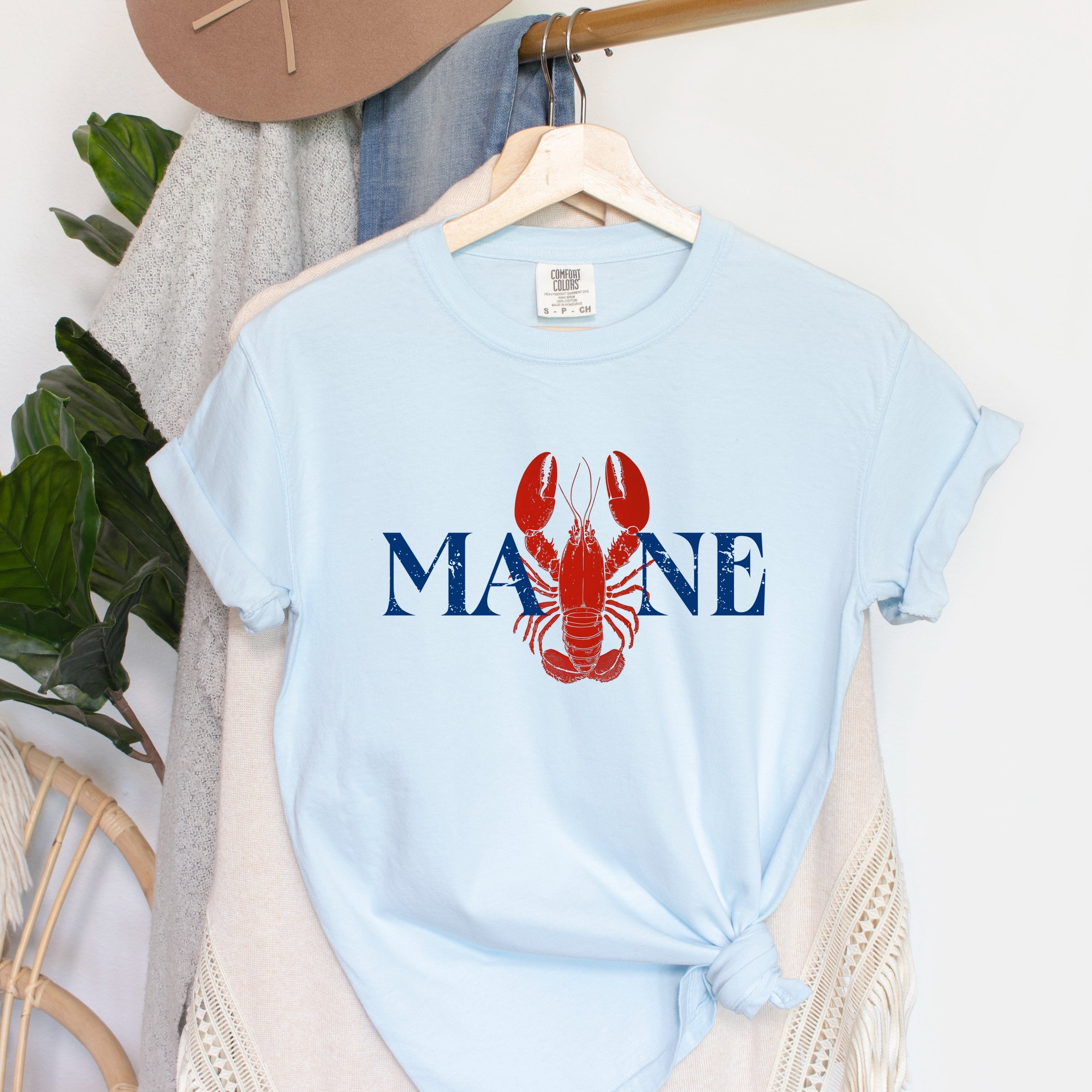 Maine Lobster - Women's Garment Dyed Graphic T-Shirt