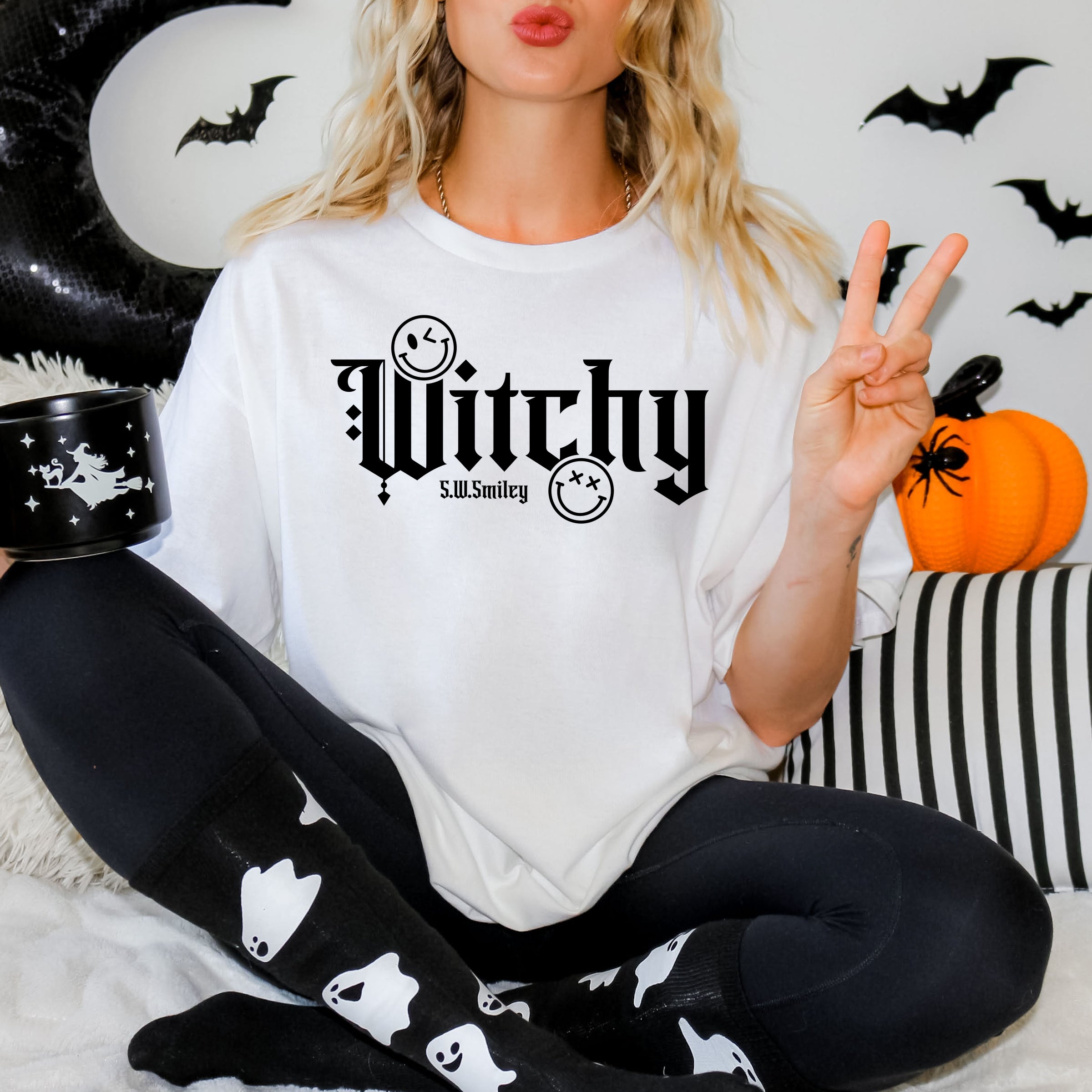 S.W.Smiley Witchy Bold - Women's Garment Dyed Graphic T-Shirt