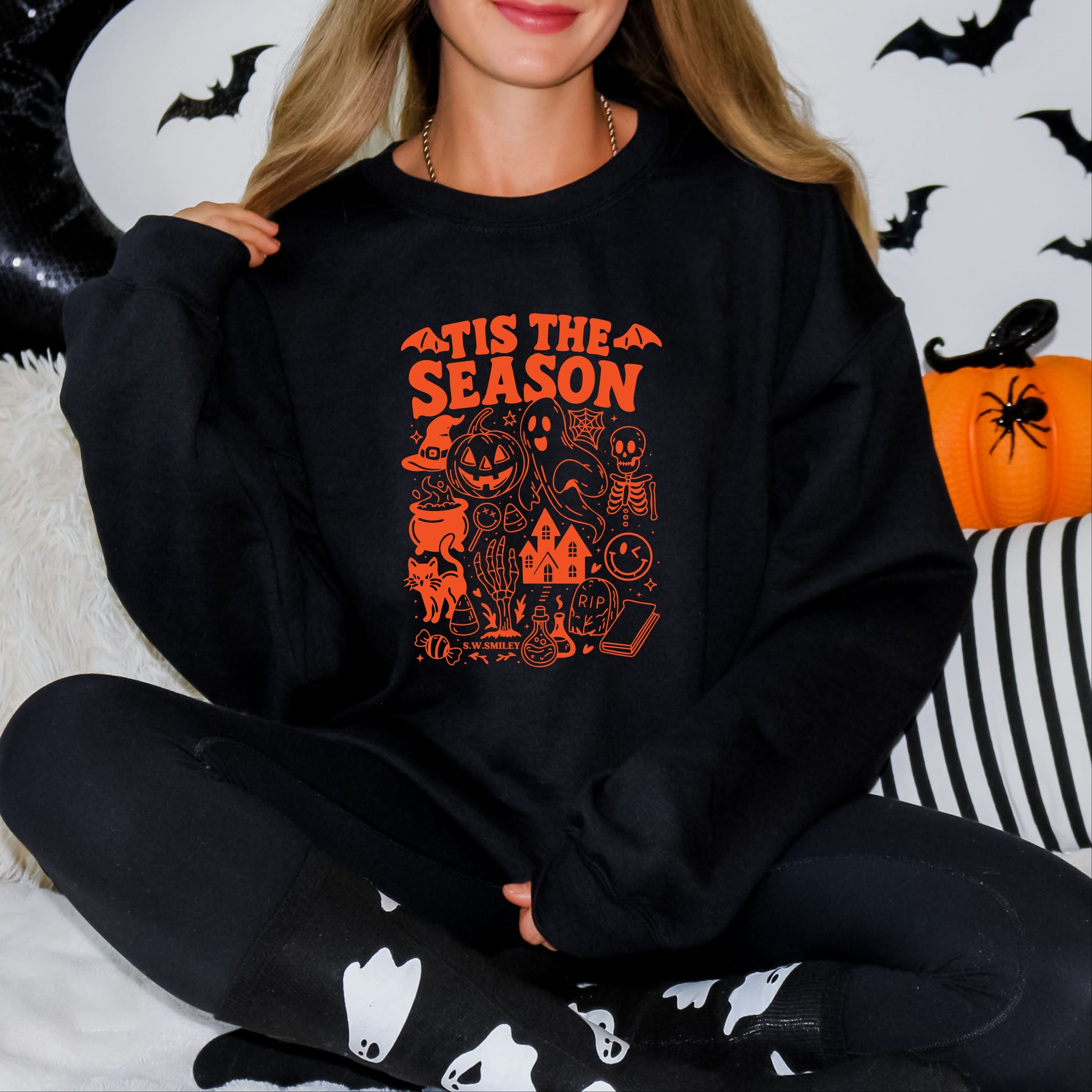 S.W.Smiley Tis The Season Halloween - Women's Graphic Sweatshirt