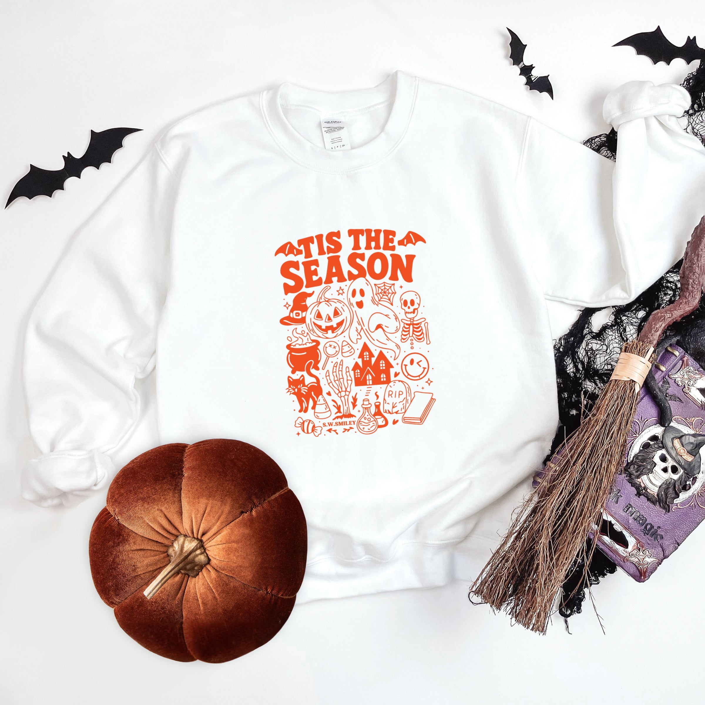 S.W.Smiley Tis The Season Halloween - Women's Graphic Sweatshirt