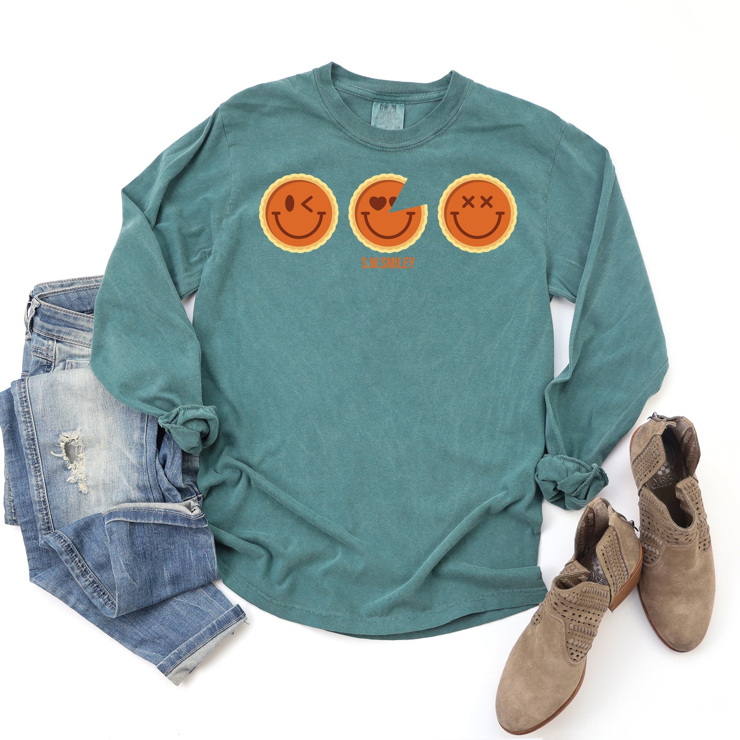 S.W.Smiley Pumpkin Pies - Women's Garment Dyed Long Sleeve Graphic T-Shirt