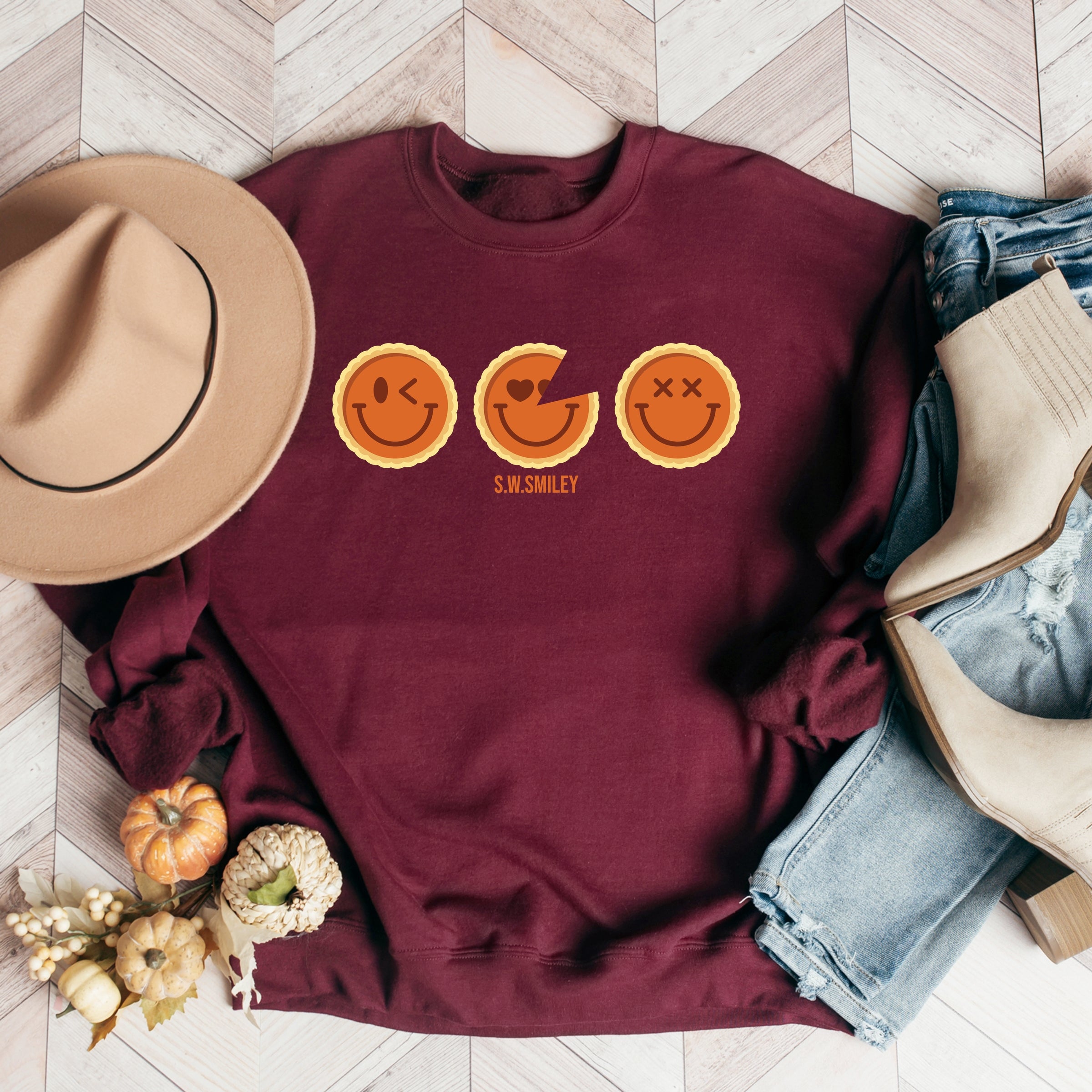 S.W.Smiley Pumpkin Pies - Women's Graphic Sweatshirt