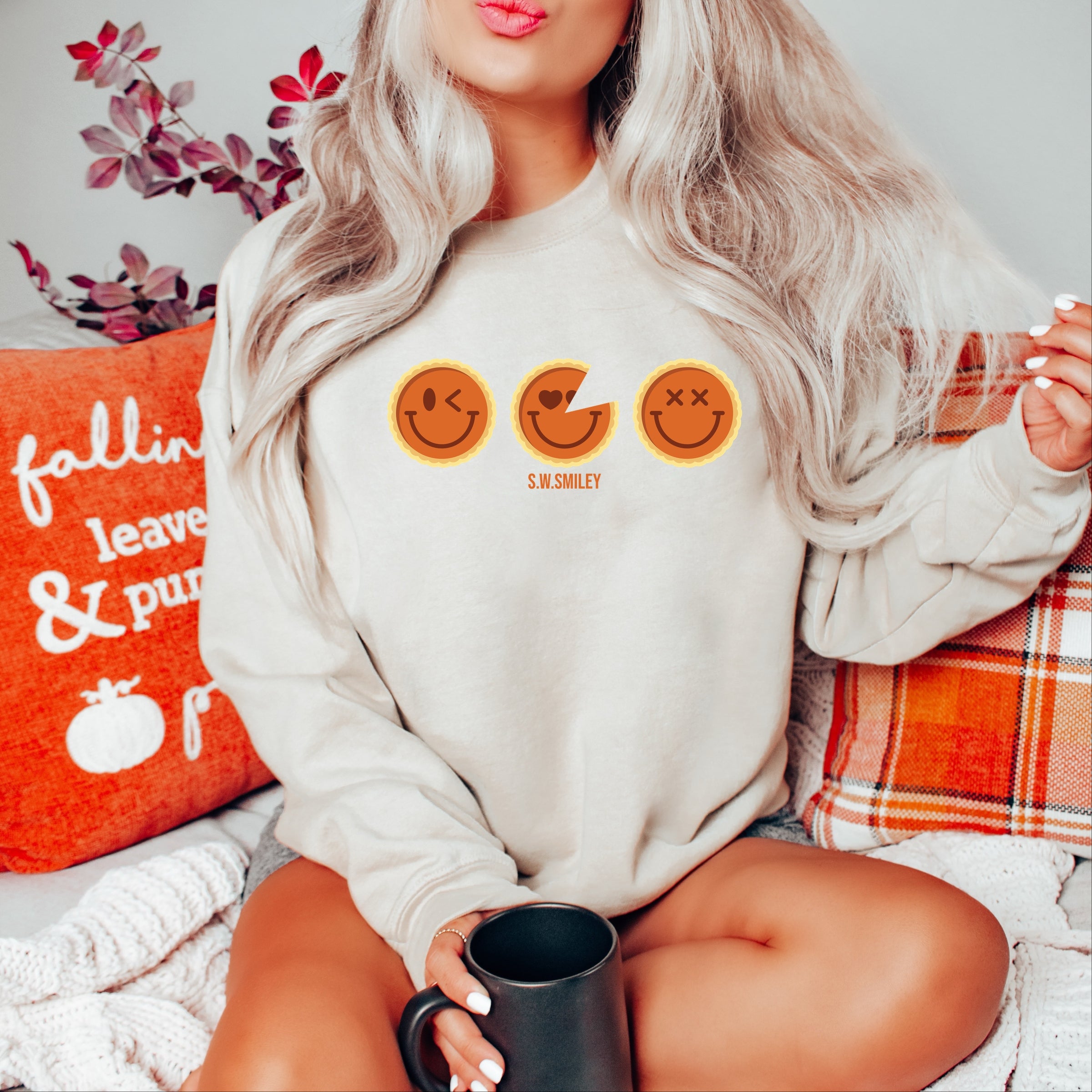 S.W.Smiley Pumpkin Pies - Women's Graphic Sweatshirt