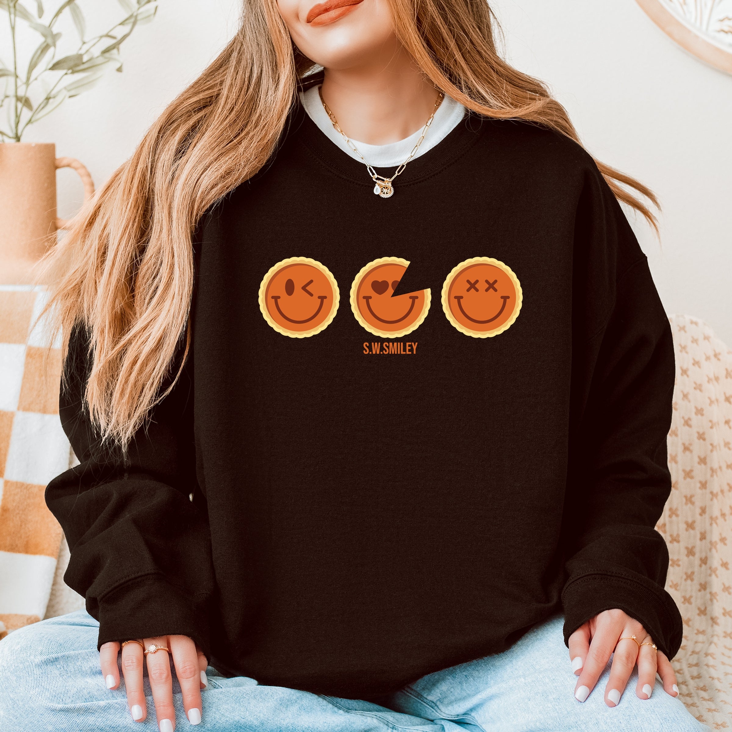 S.W.Smiley Pumpkin Pies - Women's Graphic Sweatshirt