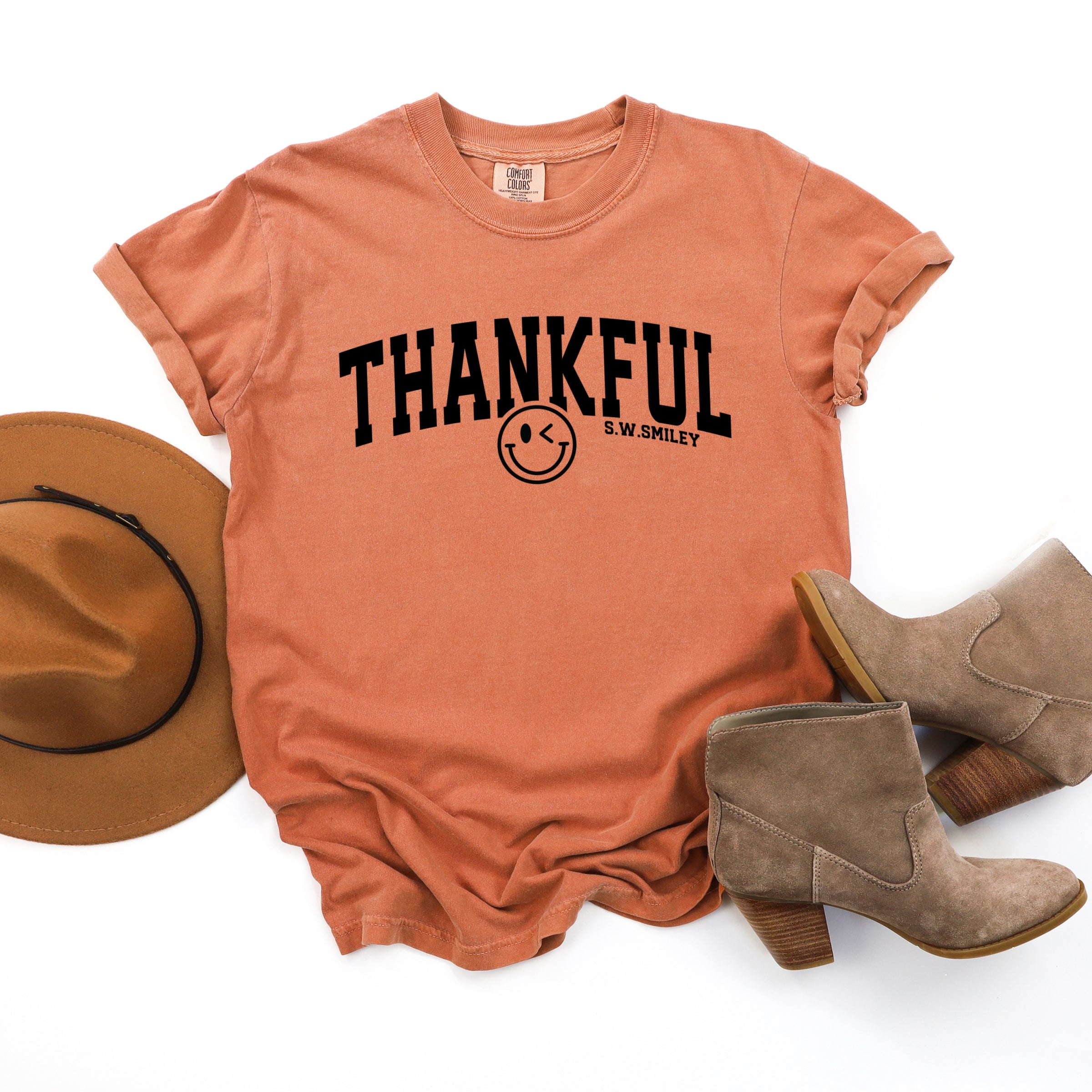 S.W.Smiley Thankful Varsity Arched - Women's Garment Dyed Graphic T-Shirt