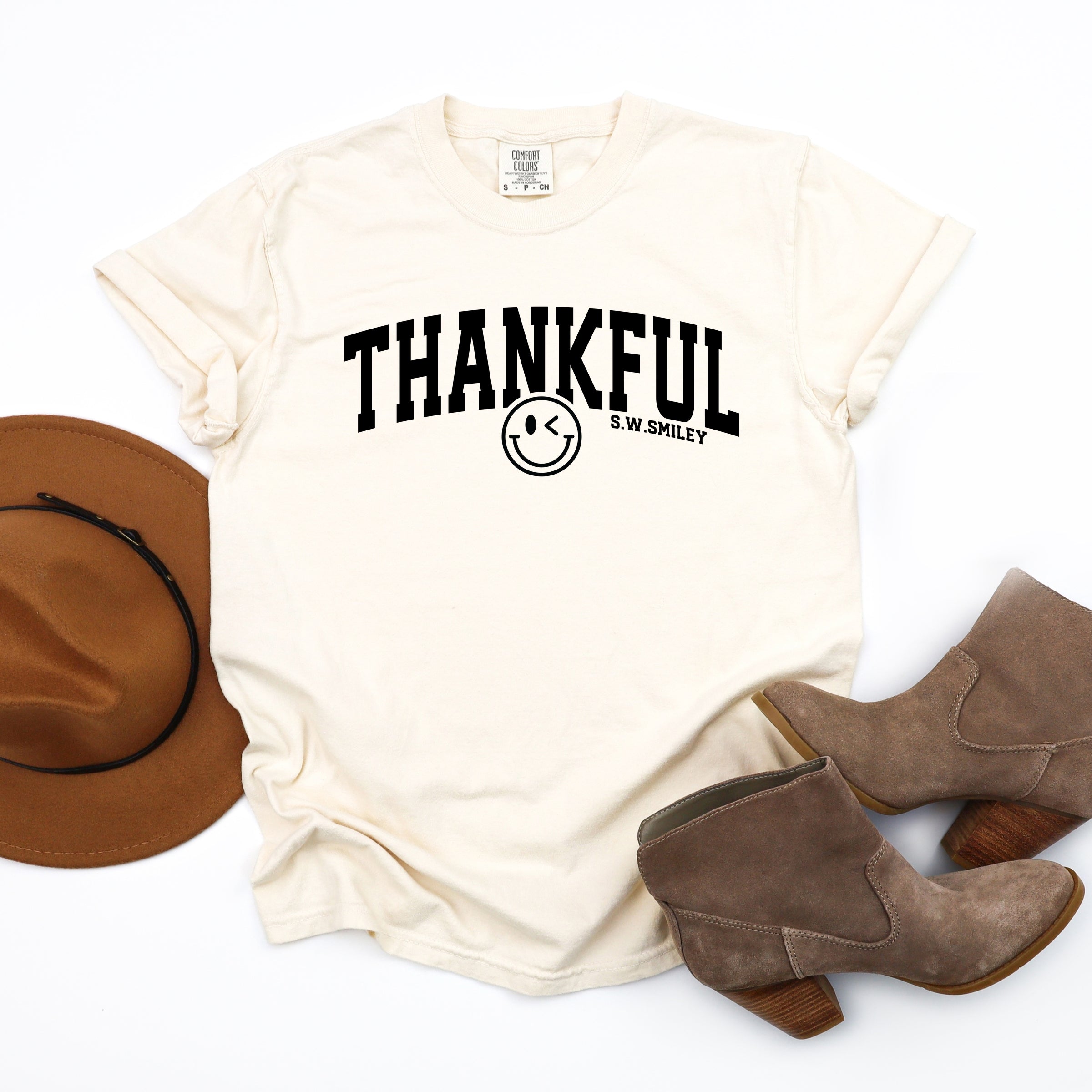 S.W.Smiley Thankful Varsity Arched - Women's Garment Dyed Graphic T-Shirt