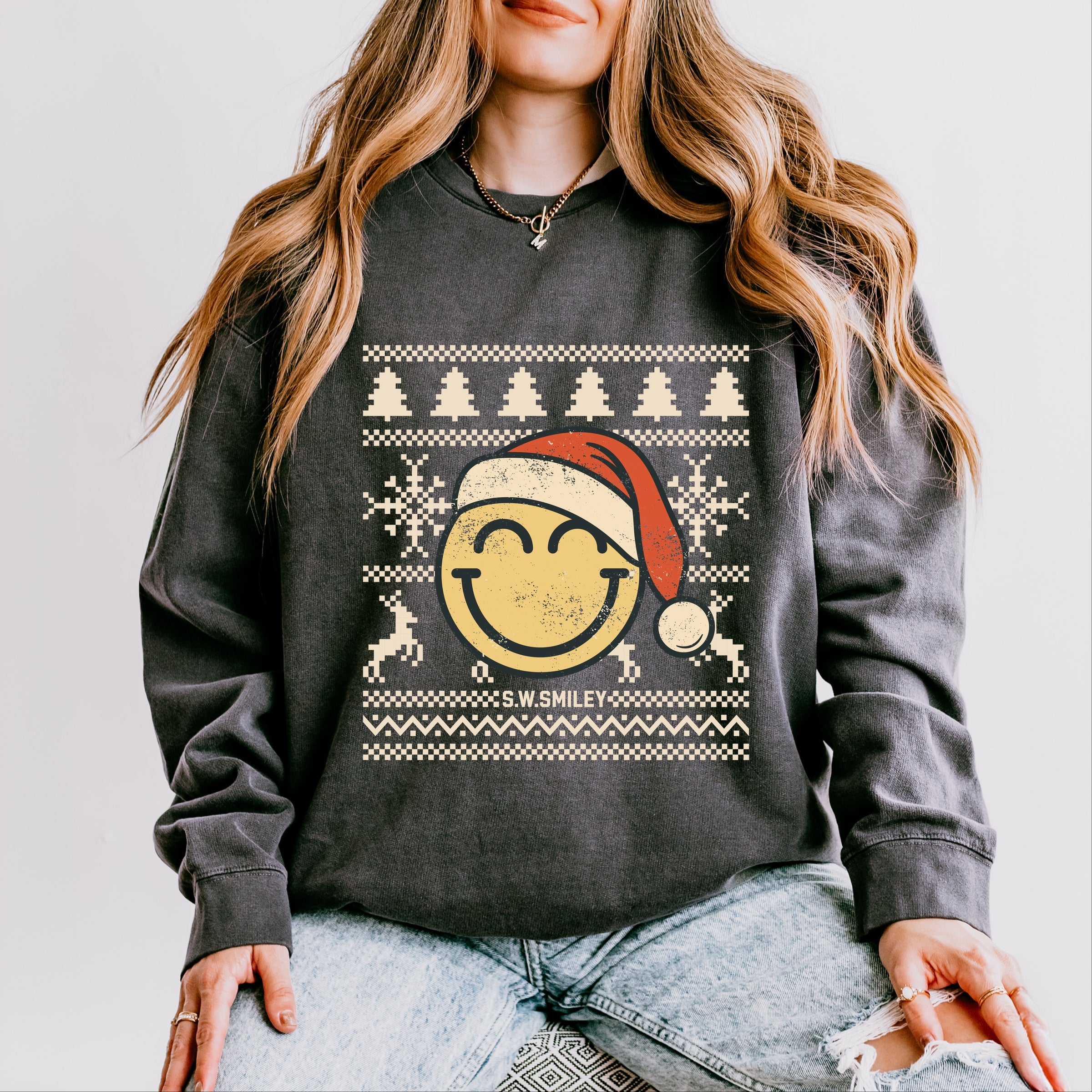 S.W.Smiley Ugly Christmas Sweater Distressed - Women's Lightweight Garment Dyed Sweatshirt