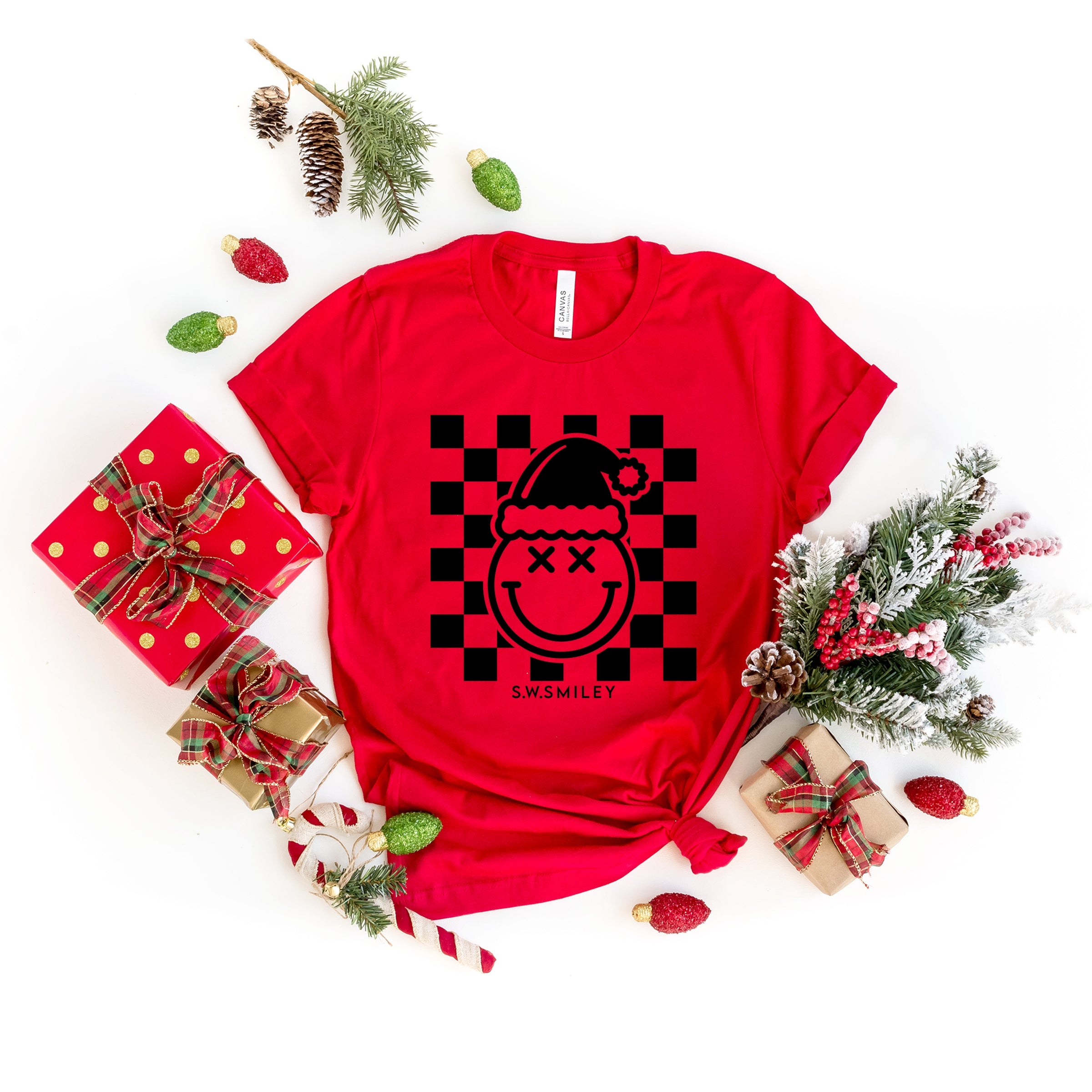 S.W.Smiley Checkered Christmas Wink - Women's Short Sleeve Graphic T-Shirt