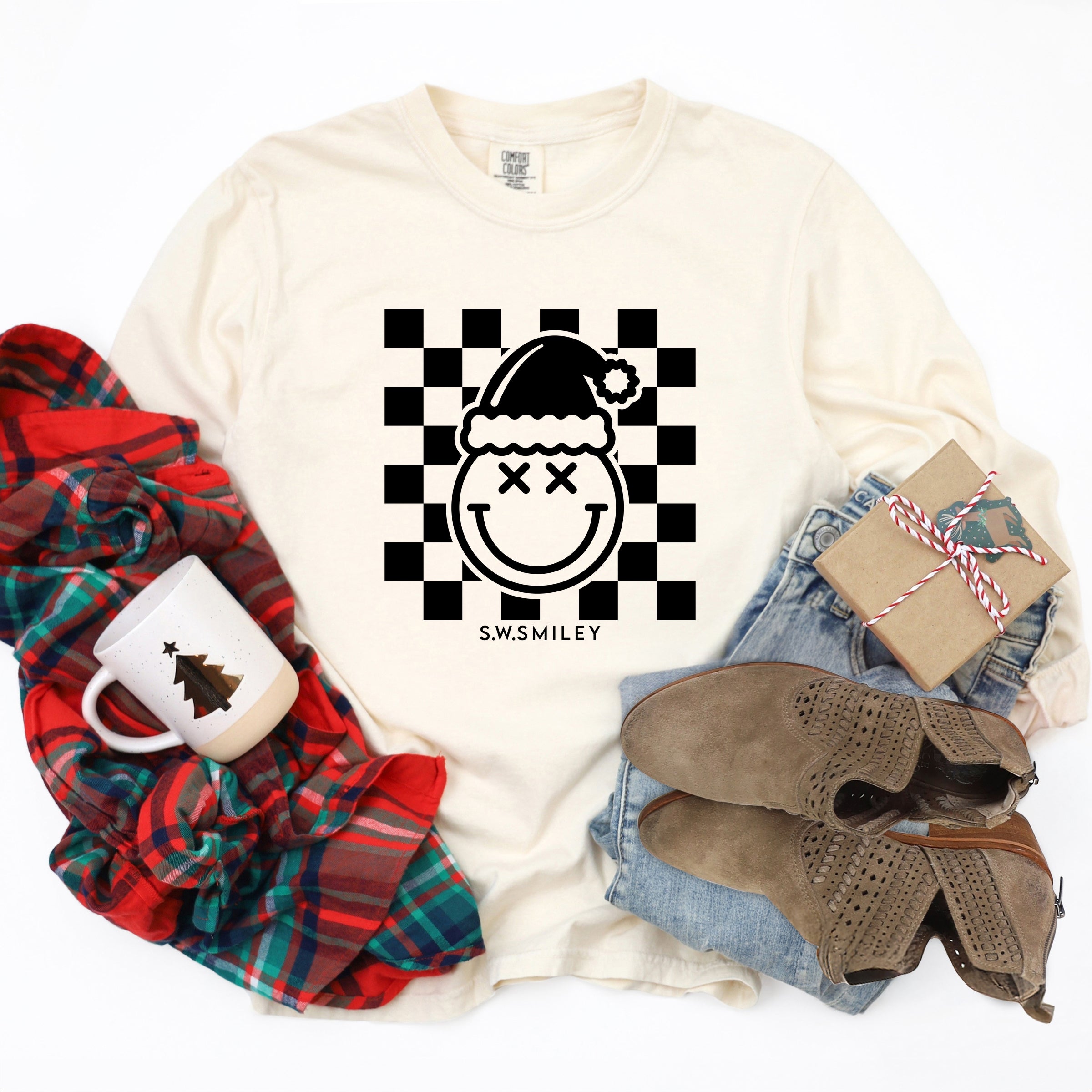 S.W.Smiley Checkered Christmas Wink - Women's Garment Dyed Long Sleeve Graphic T-Shirt