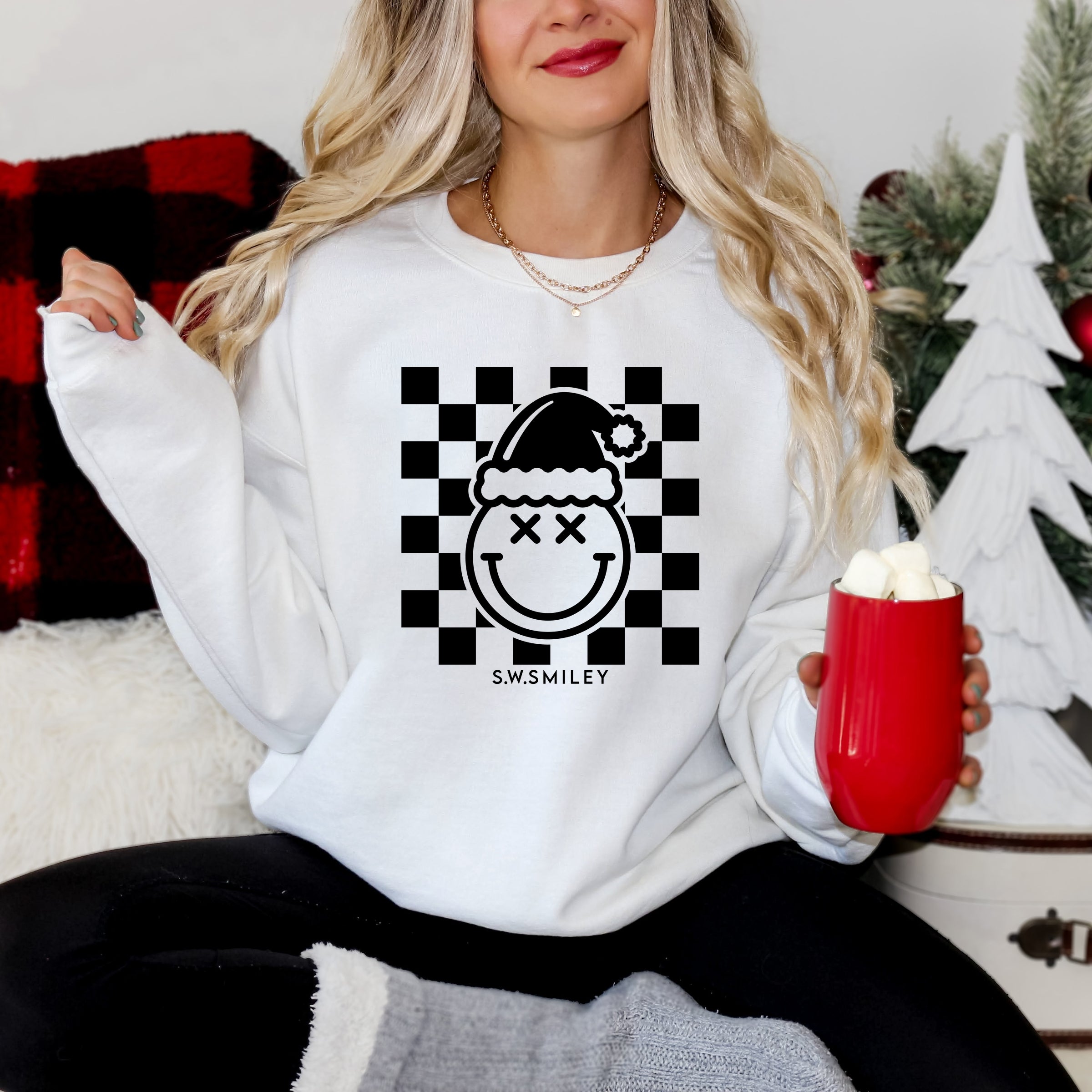 S.W.Smiley Checkered Christmas Wink - Women's Graphic Sweatshirt
