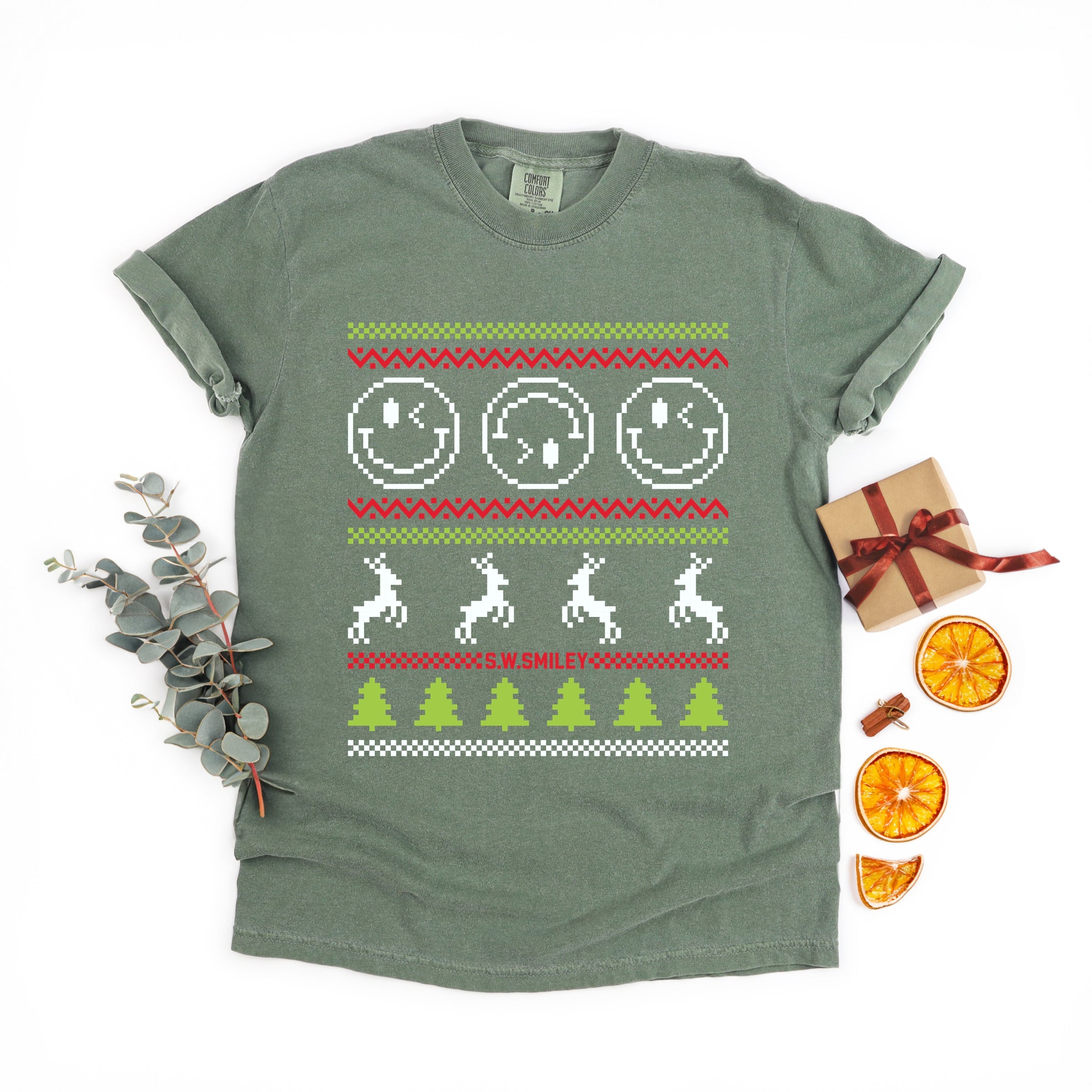 S.W.Smiley Ugly Christmas Sweater Pixels - Women's Garment Dyed Graphic T-Shirt
