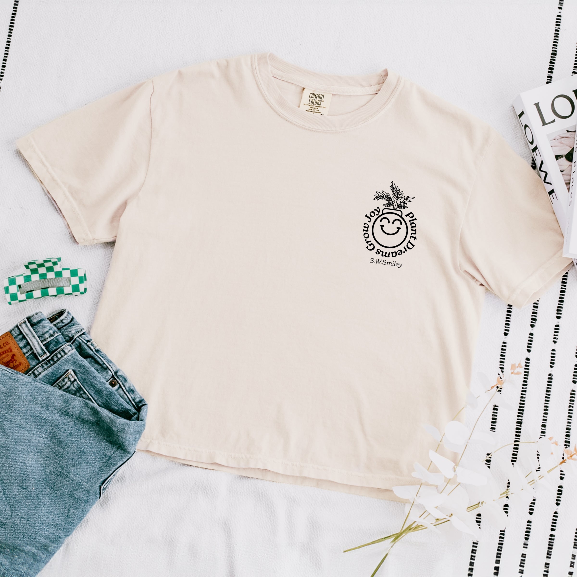 S.W.Smiley Plant Dreams Grow Joy Outline - Women's Boxy Crop Top Graphic T-Shirt