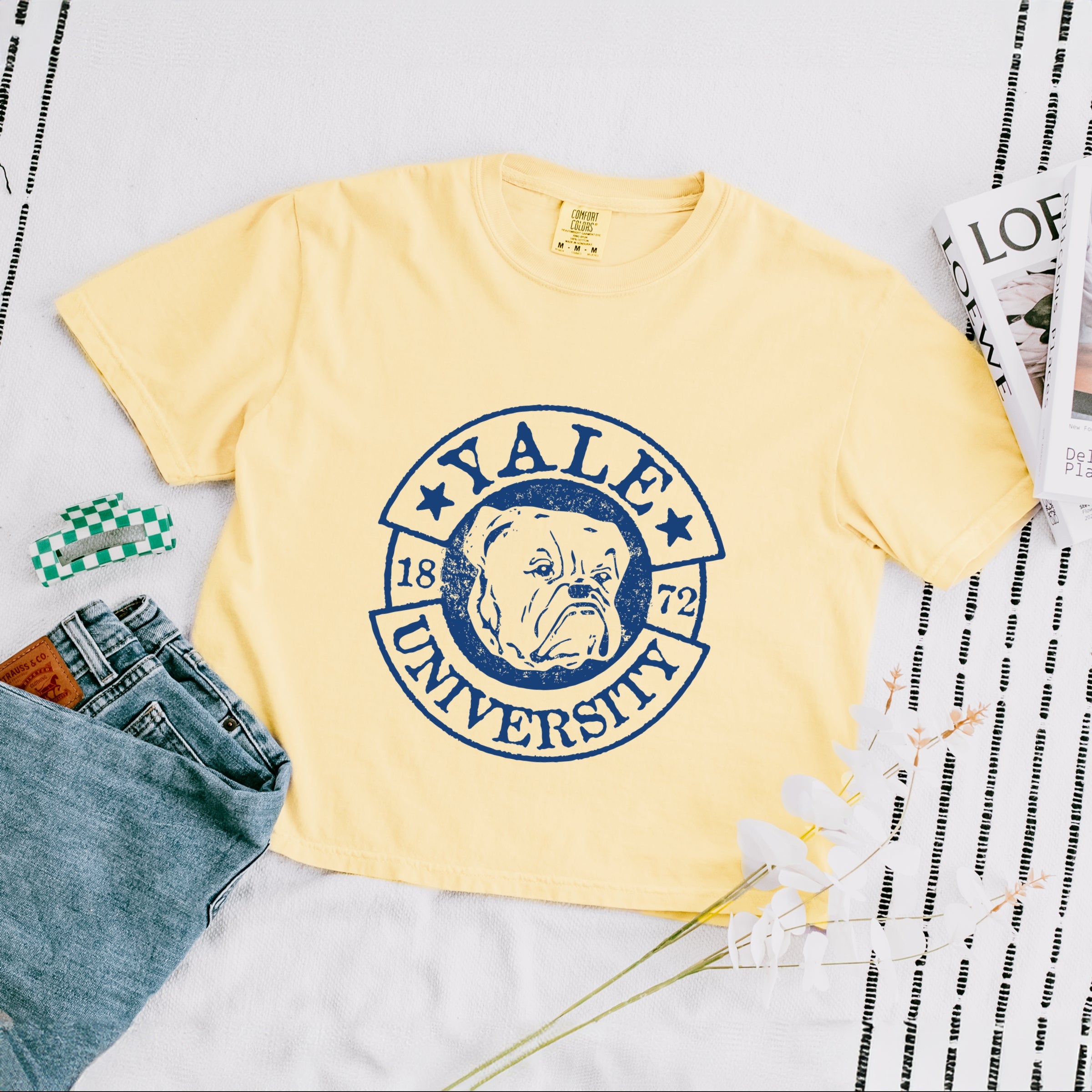 Yale University Bulldog Circle - Women's Boxy Crop Top Graphic T-Shirt