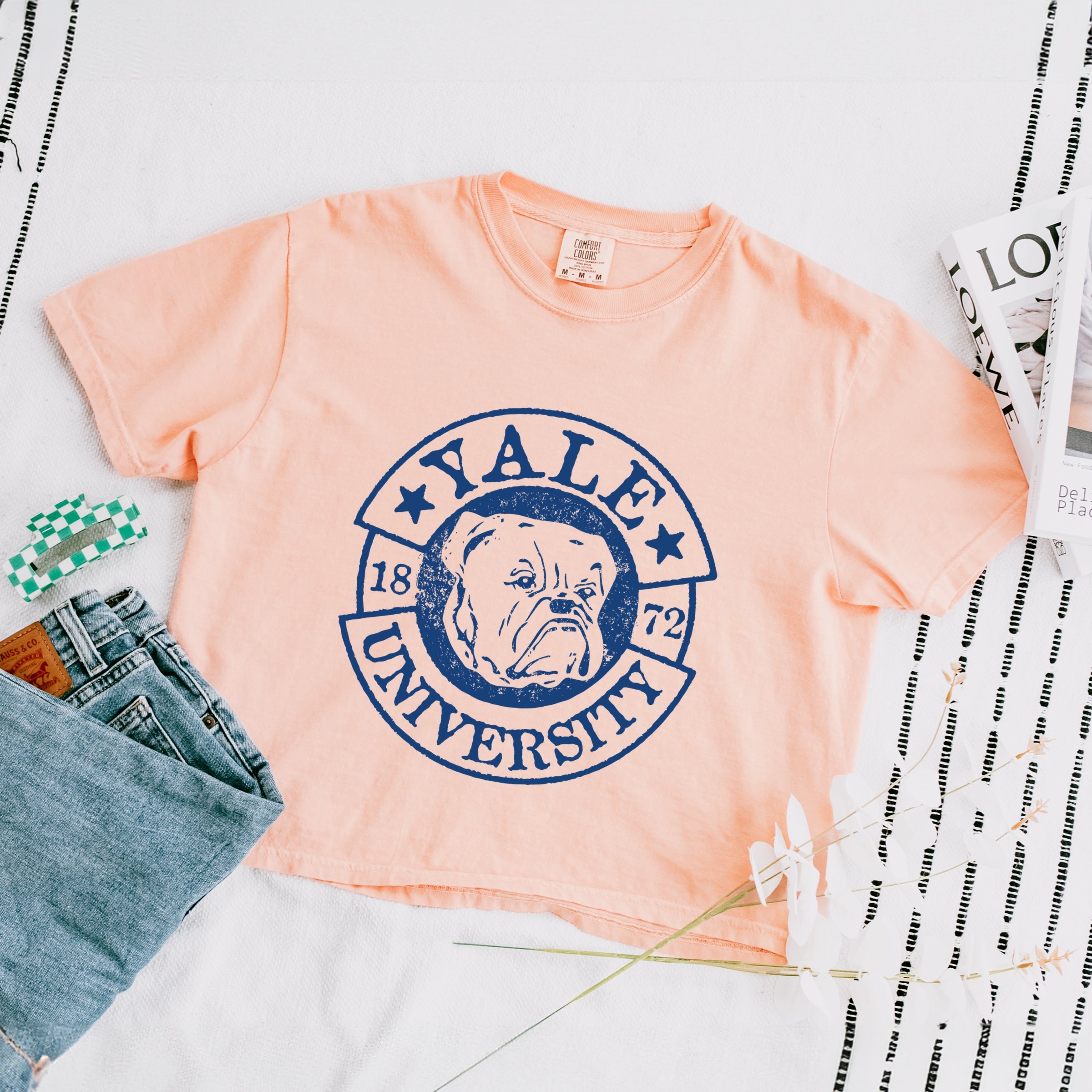 Yale University Bulldog Circle - Women's Boxy Crop Top Graphic T-Shirt