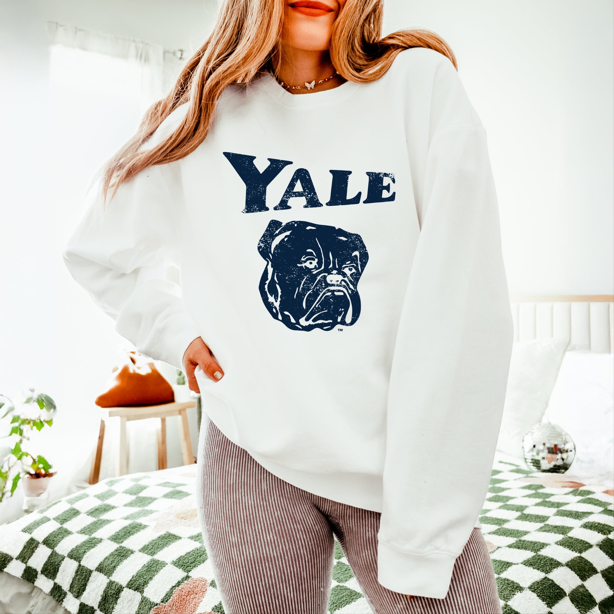 Yale Bulldog Distressed - Women's Lightweight Garment Dyed Sweatshirt