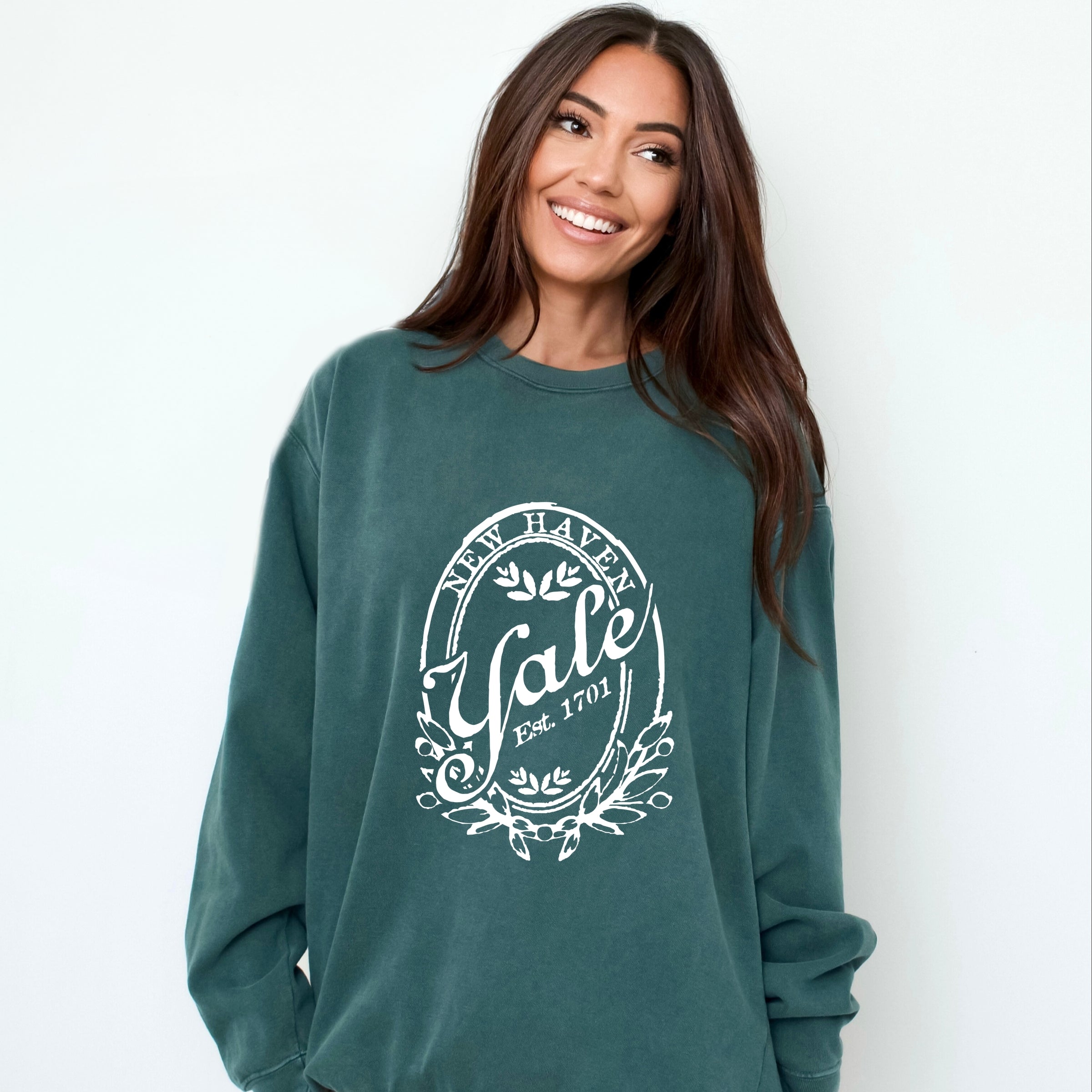 Yale New Haven Oval - Women's Garment Dyed Graphic Sweatshirt